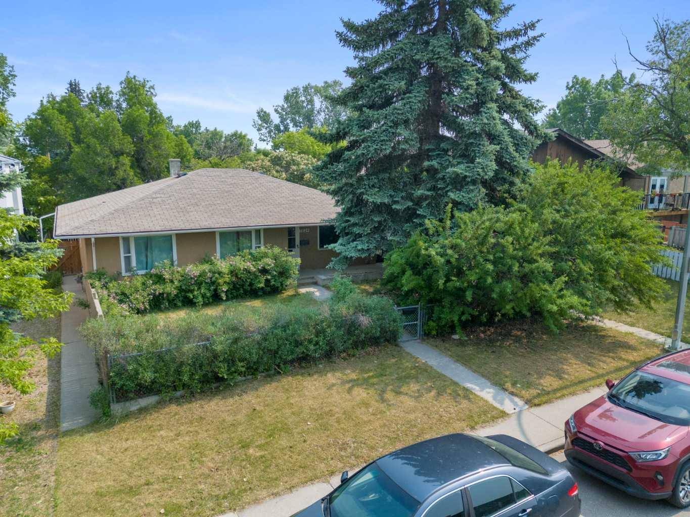 Calgary, AB t3b1L4,7824 33 AVE NW