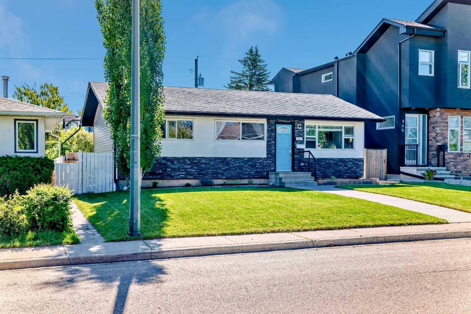 940 43 ST Southwest, Calgary, AB T3C 1Z7