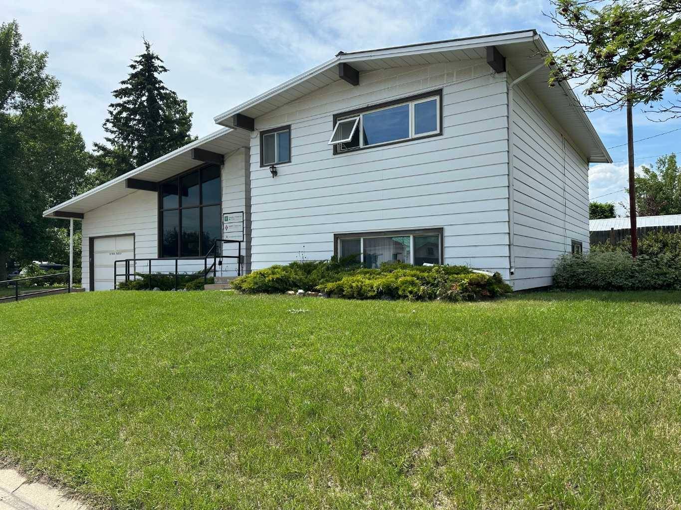 Didsbury, AB T0M 0W0,1502 20 AVE