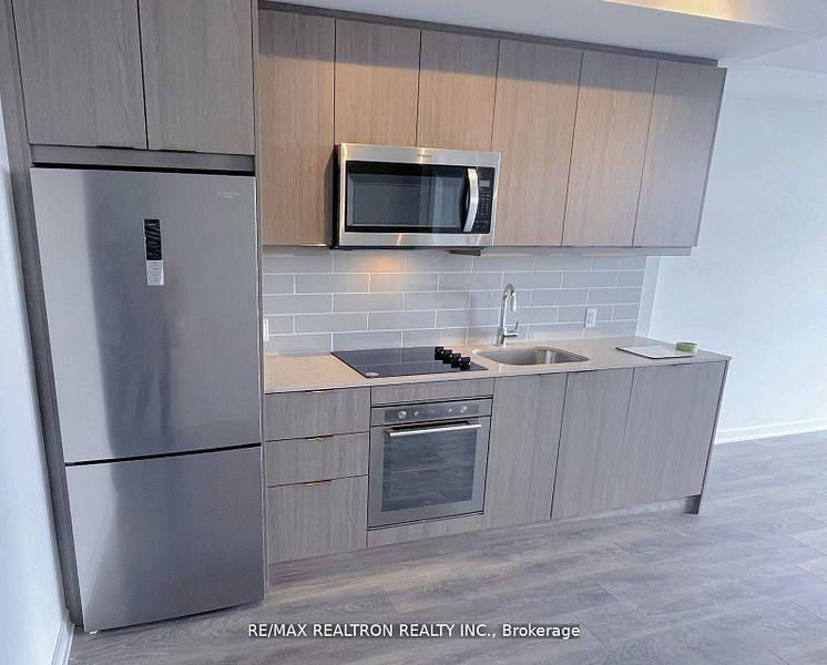 Toronto C15, ON M2J 1M1,38 Forest Manor RD #1805