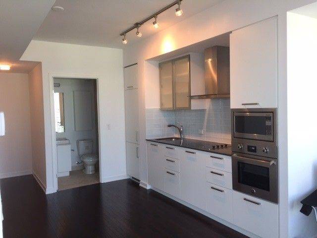 Toronto C01, ON M5J 0B1,14 York ST #5501