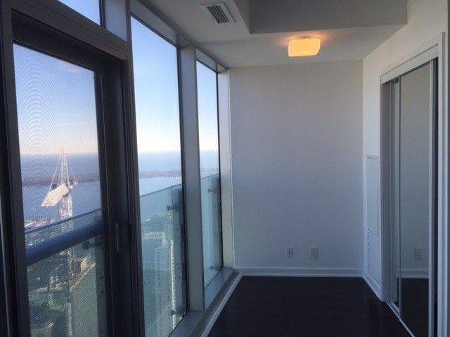 Toronto C01, ON M5J 0B1,14 York ST #5501