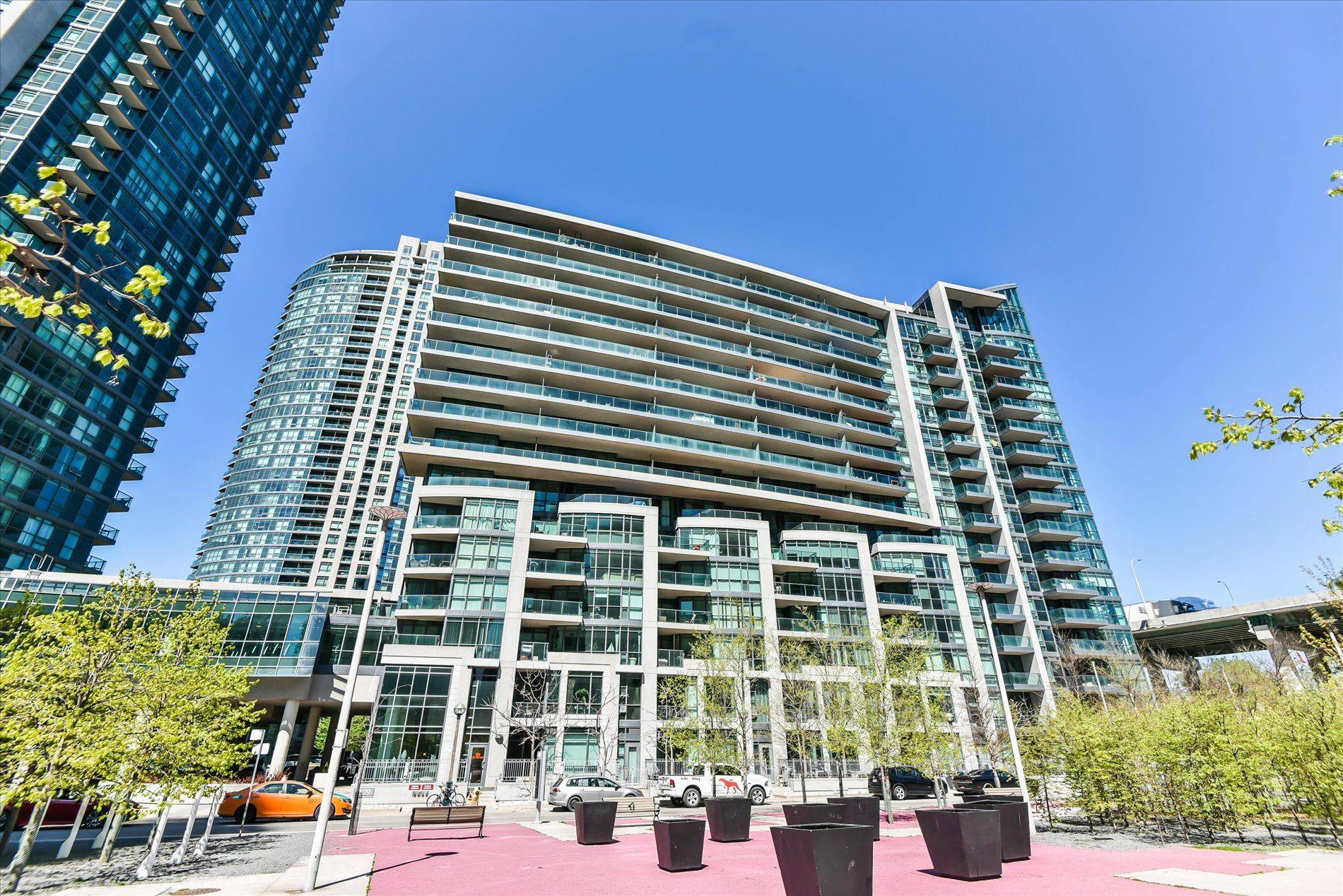 Toronto C01, ON M5V 4A1,209 Fort York BLVD #480