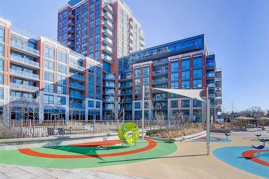 31 Tippett RD #637, Toronto C06, ON M3H 0C8