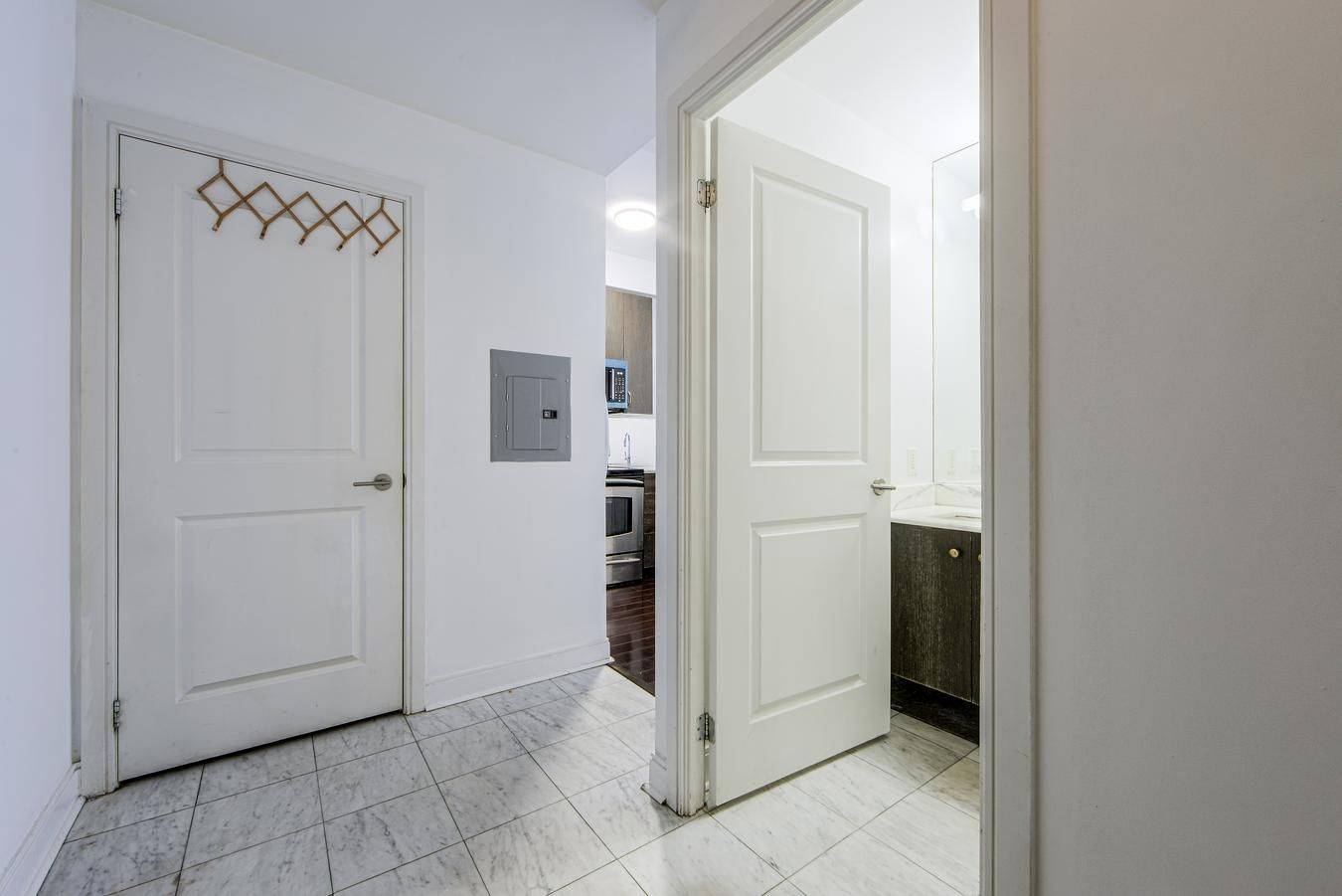 Toronto C02, ON M4W 3Y8,18 Yorkville AVE #315