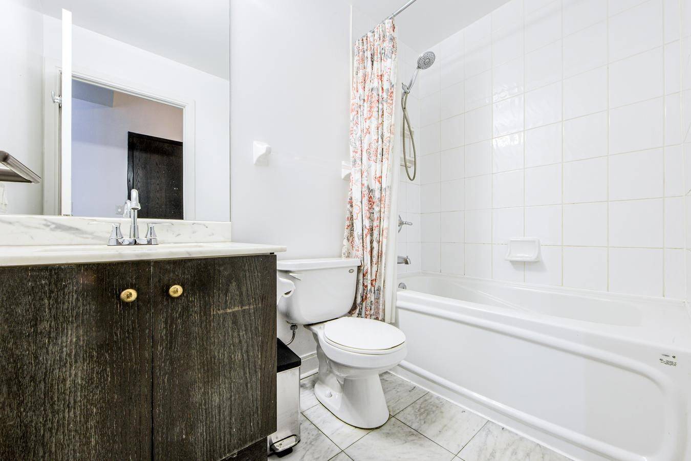 Toronto C02, ON M4W 3Y8,18 Yorkville AVE #315