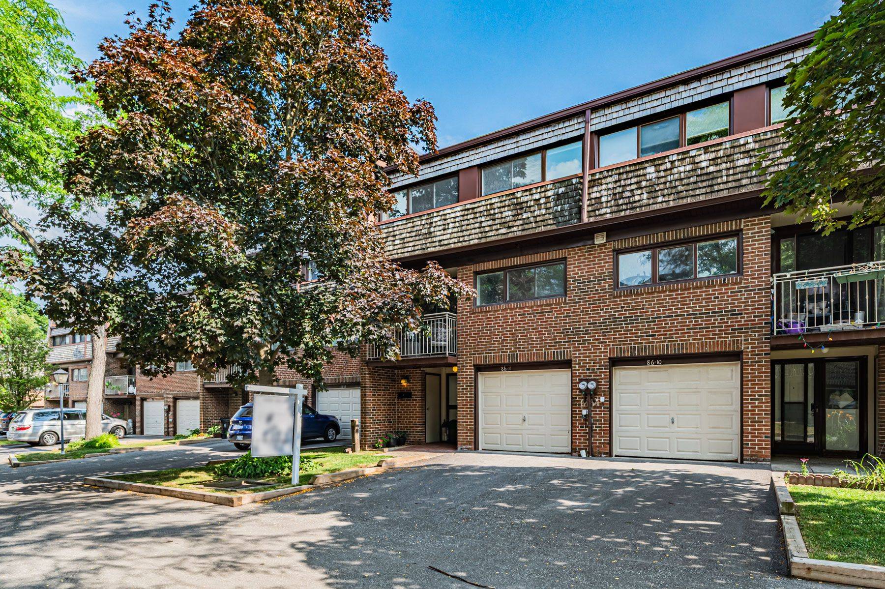 86 Castlebury CRES #11, Toronto C15, ON M2H 1W8