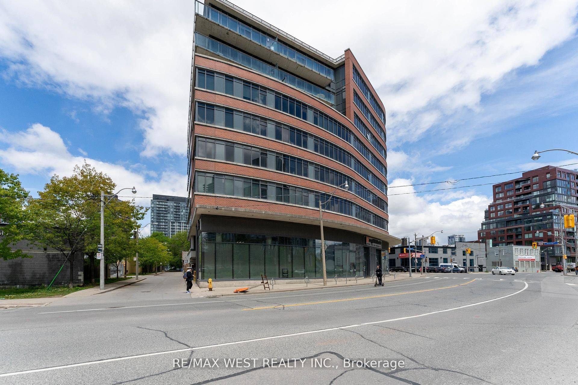 Toronto C08, ON M5A 0E4,90 Trinity ST #303