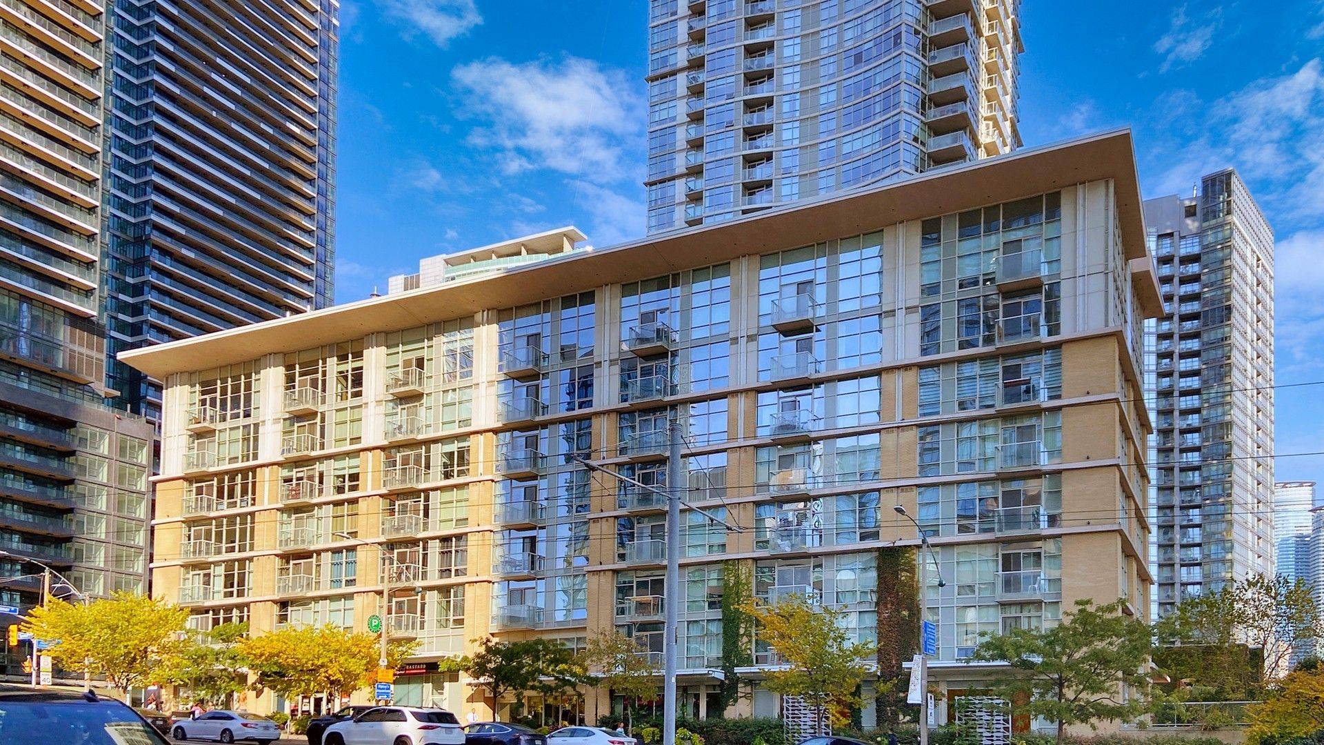 Toronto C01, ON M5V 3V5,9 Spadina AVE #606