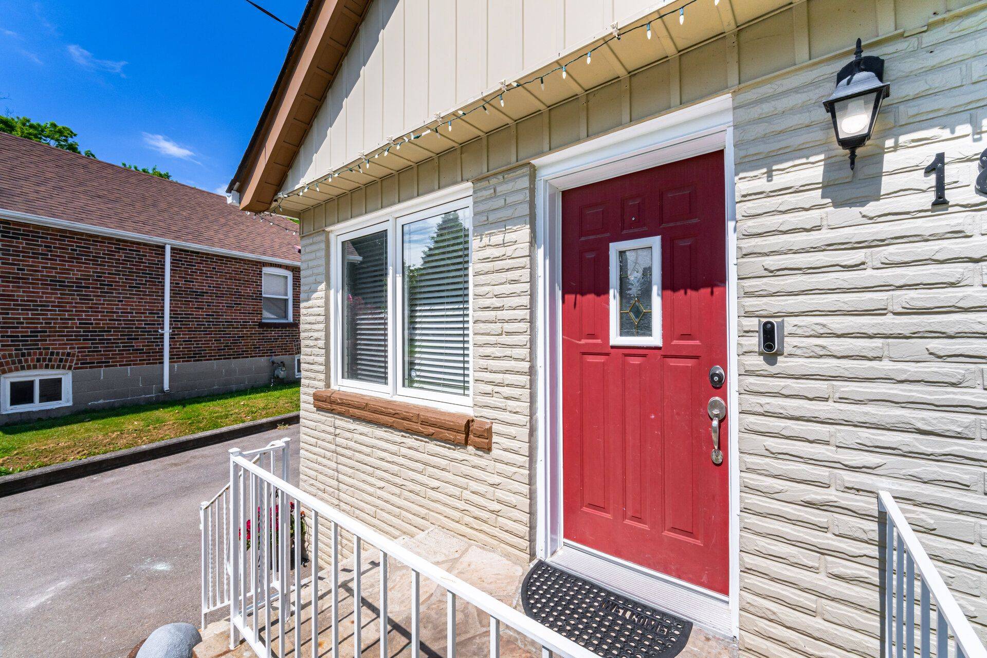 Toronto E08, ON M1M 2E4,18 Adanac DR