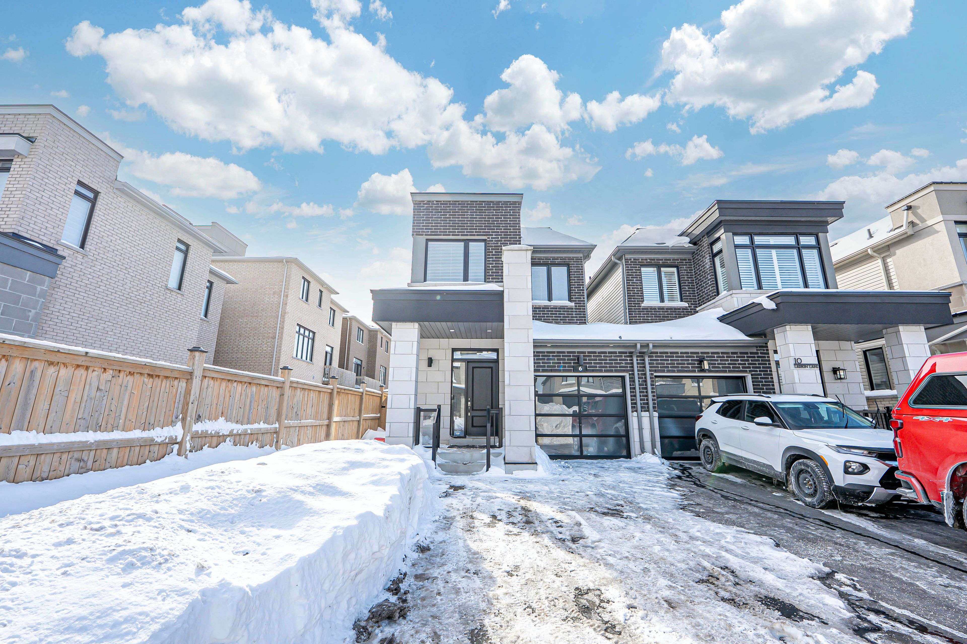 Clarington, ON L1C 2W3,6 Larkin LN