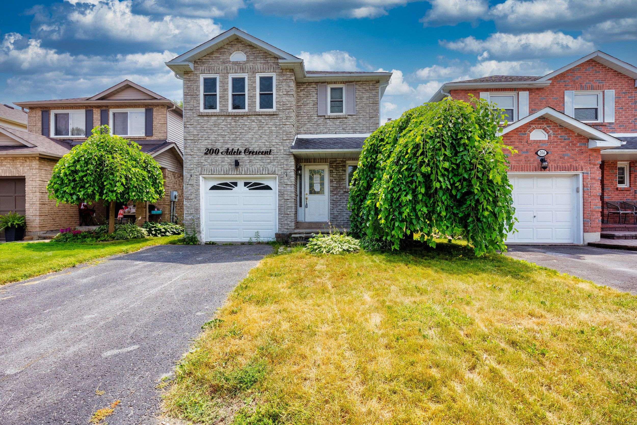 200 Adele CRES, Oshawa, ON L1J 7W5