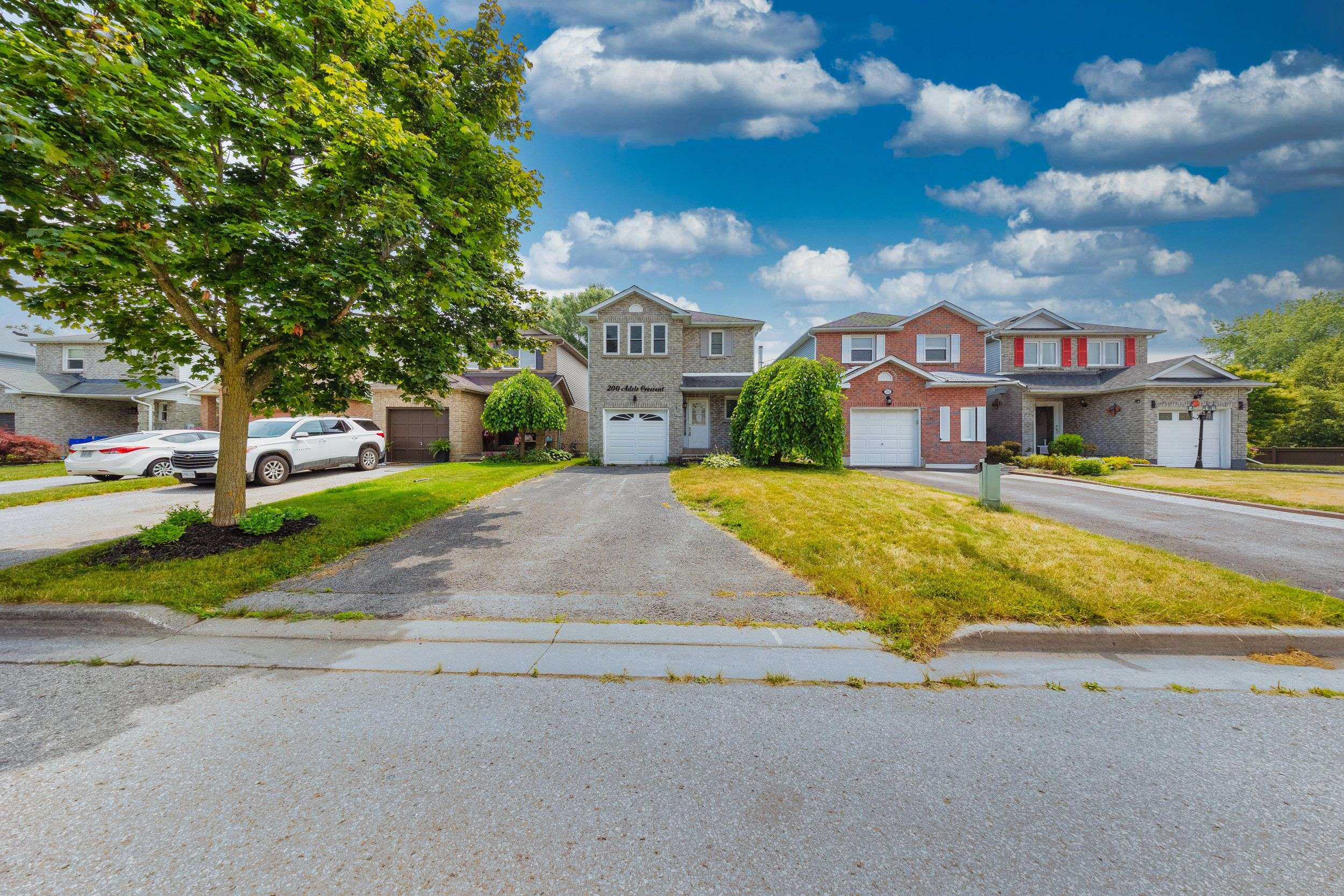 Oshawa, ON L1J 7W5,200 Adele CRES