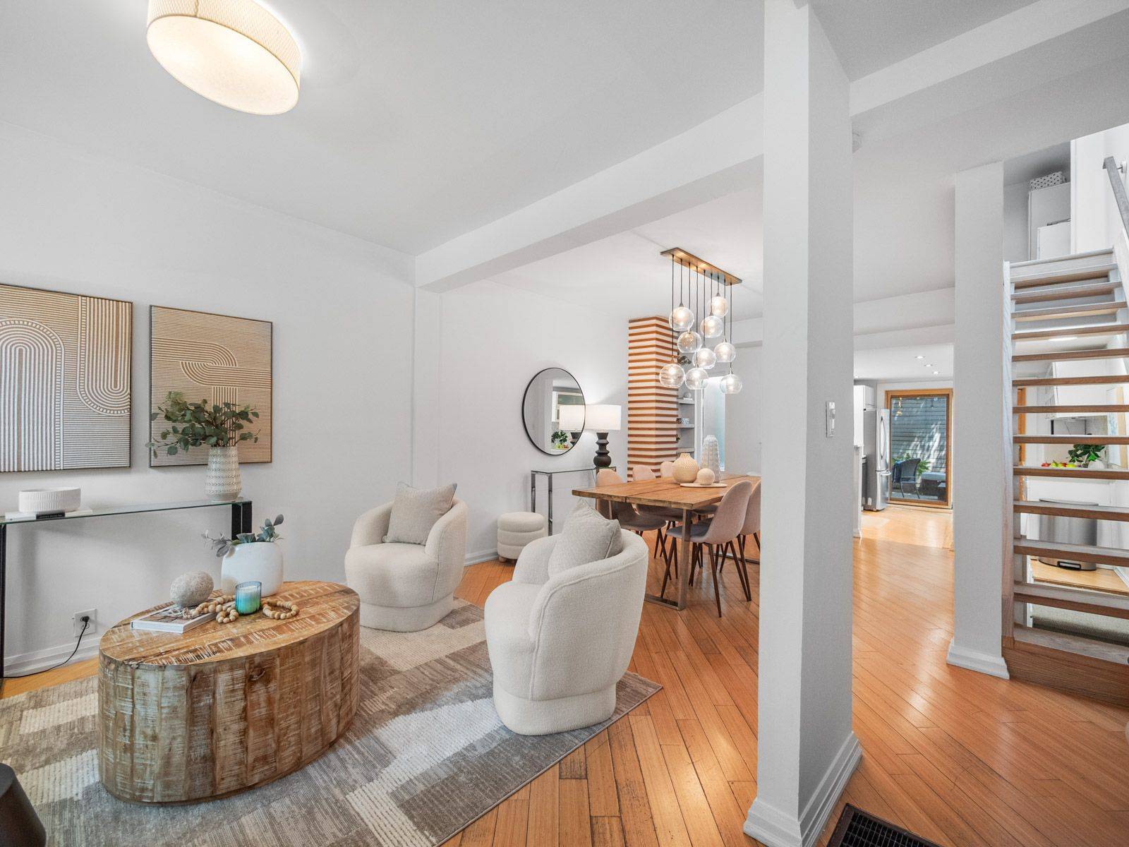 Toronto E01, ON M4M 2K5,69 De Grassi ST