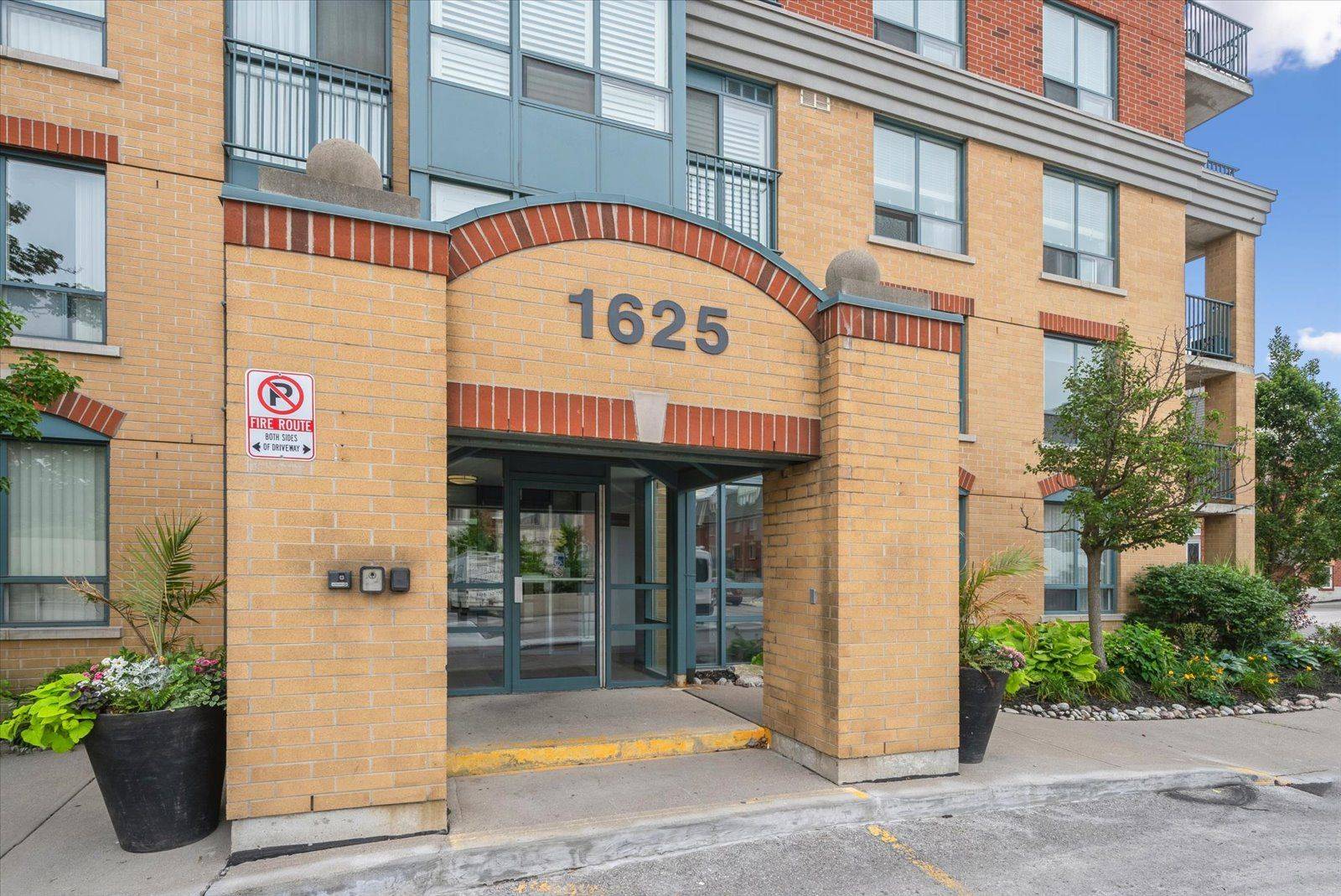 Pickering, ON L1V 6Z6,1625 Pickering Pkwy #204