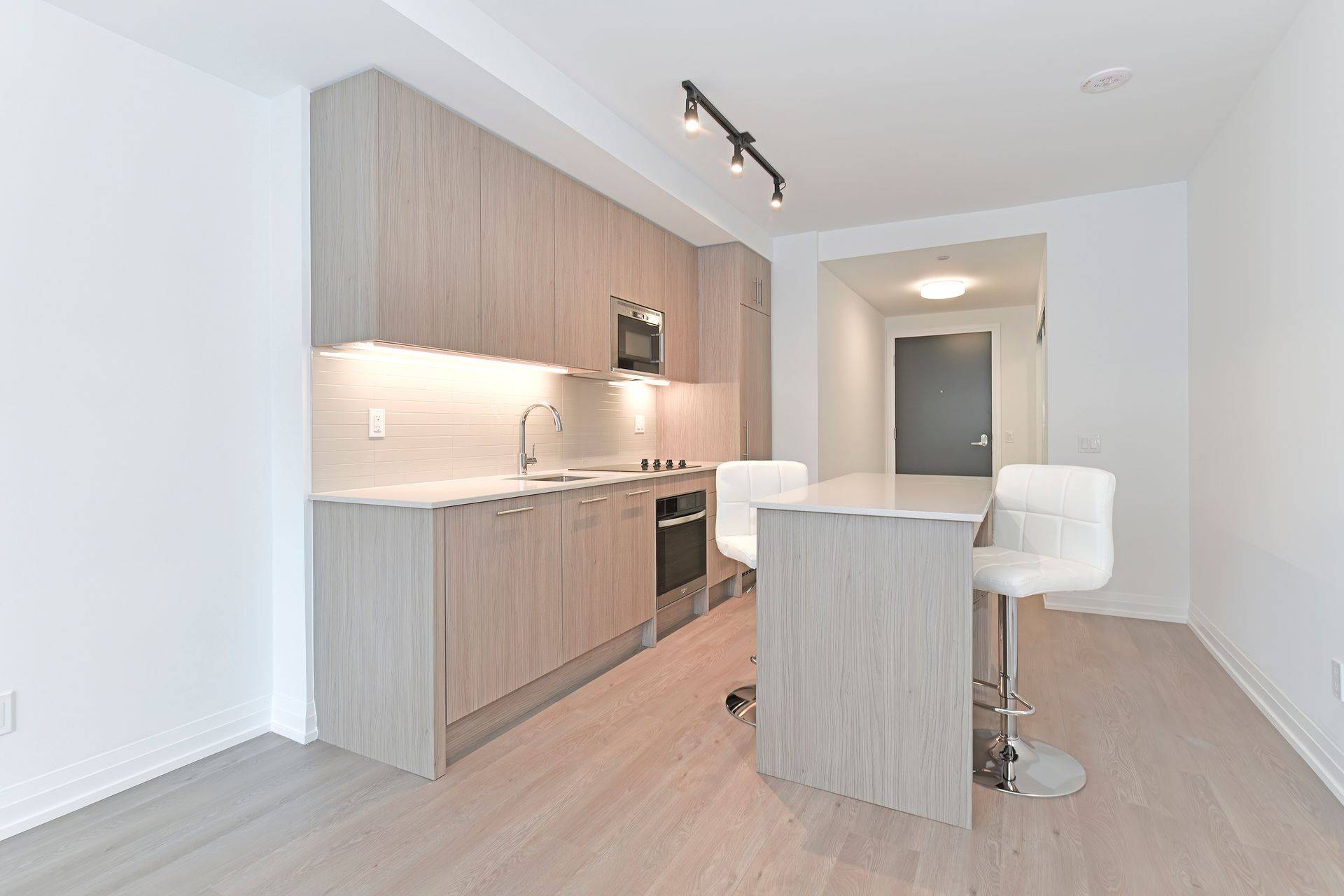 Toronto E02, ON M4C 4X4,286 Main ST #1505