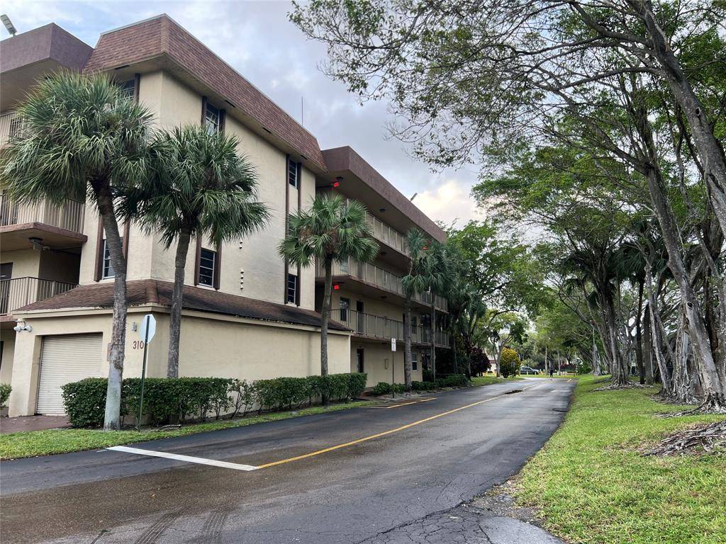 Lauderdale Lakes, FL 33319,3101 NW 47th Ter #228