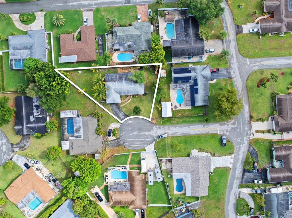 Davie, FL 33324,8520 SW 26th St