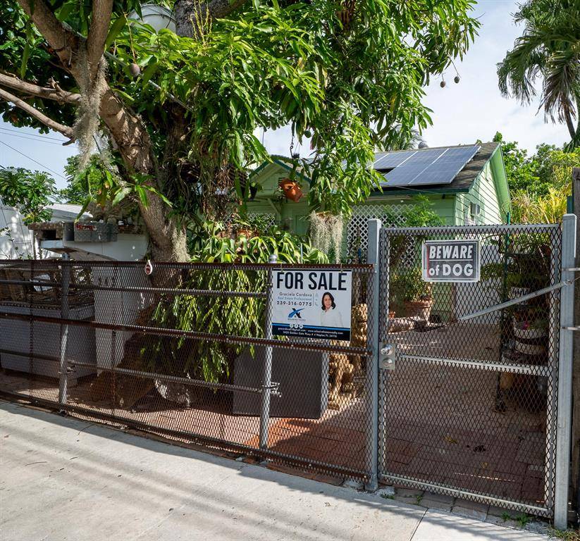 243 NW 43rd St, Miami, FL 33127