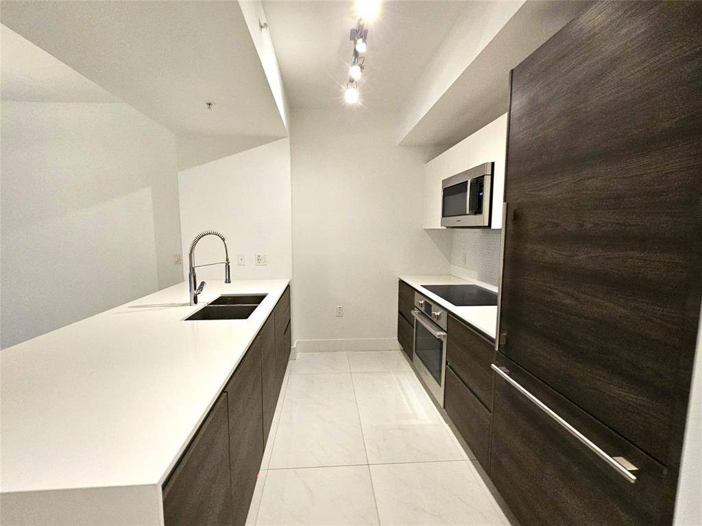 301 Altara Ave #522, Coral Gables, FL 33146