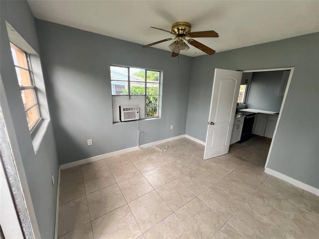 Lantana, FL 33462,1236 Peak Road #1