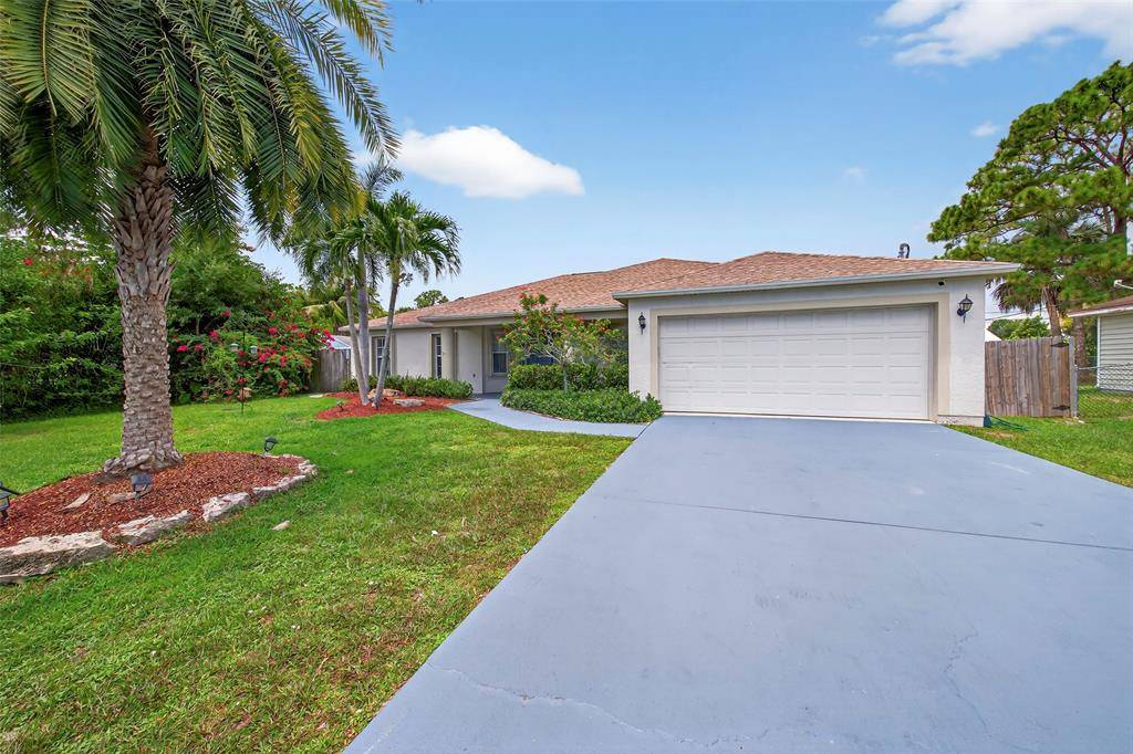 1188 SW Curtis St, Port St Lucie, FL 34983