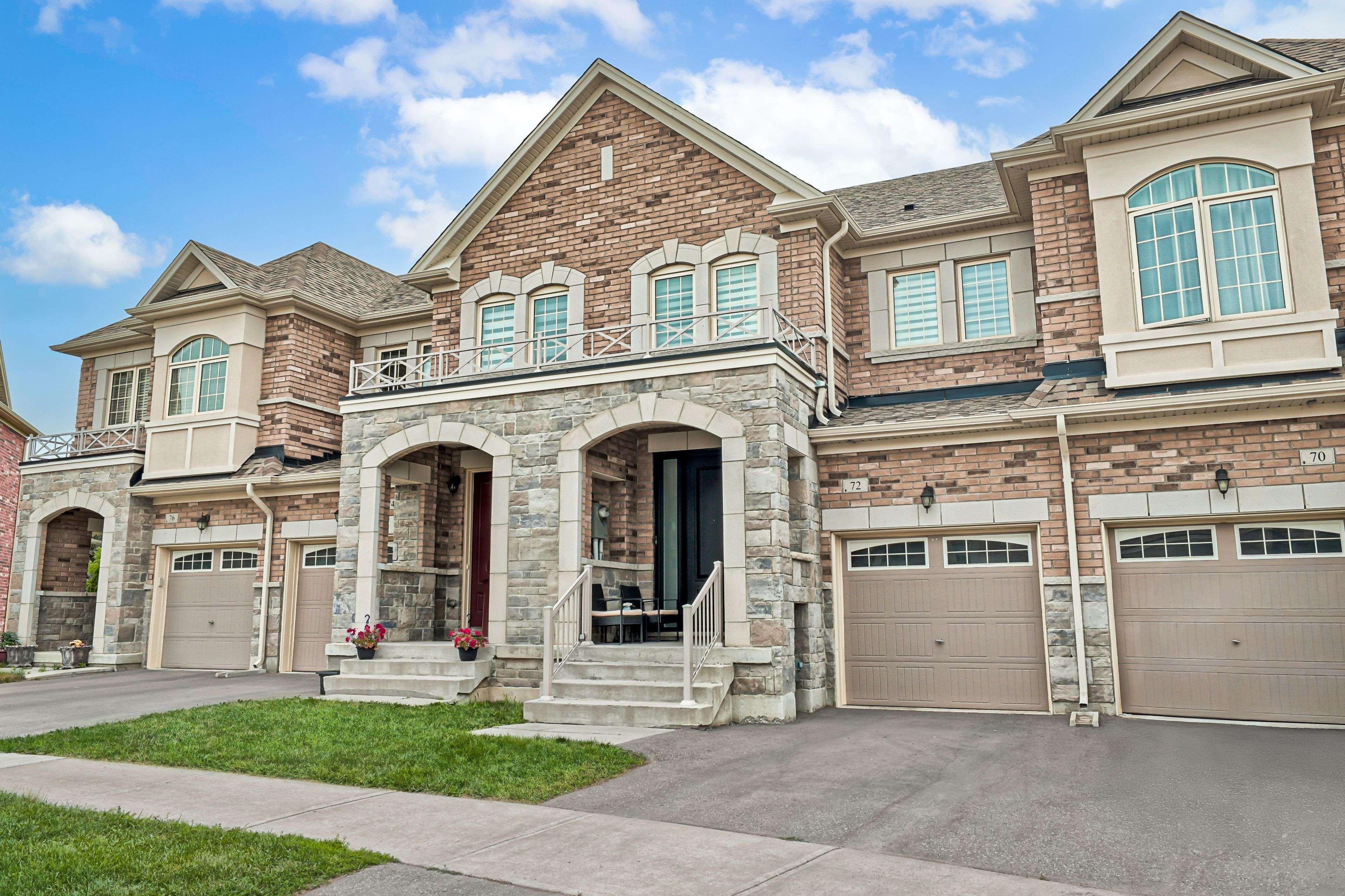 72 Drizzel CRES, Richmond Hill, ON L4E 1G8