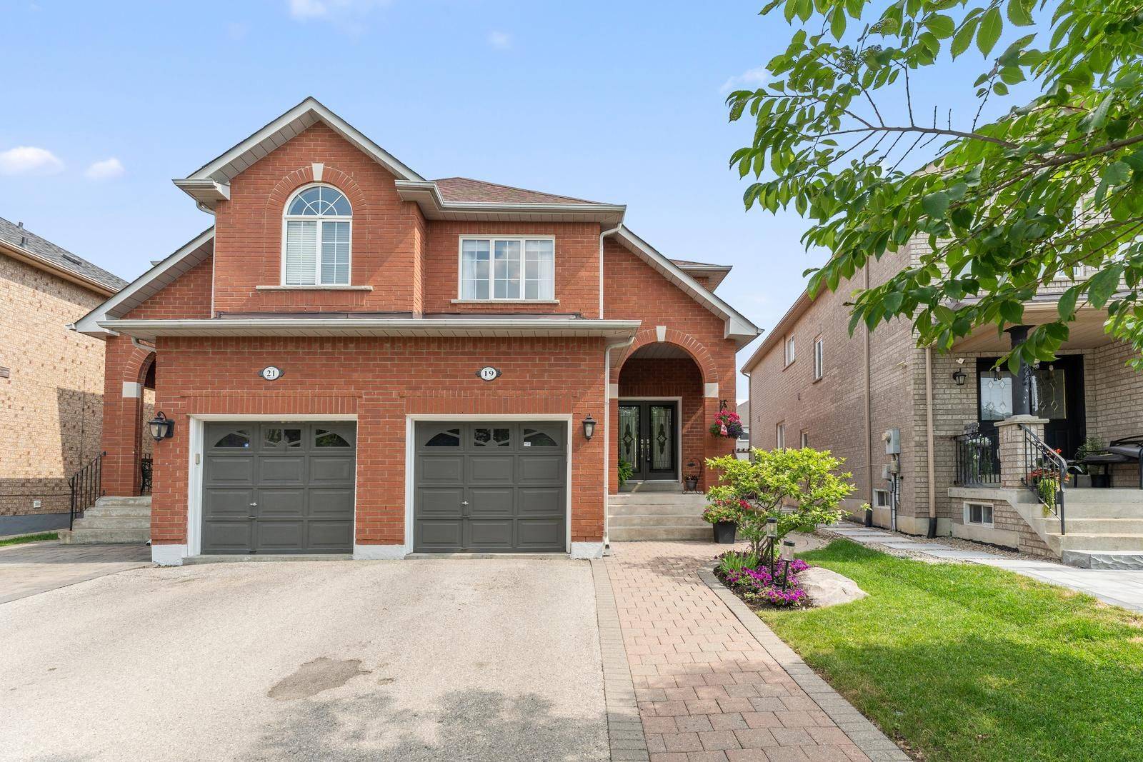 19 Sarno ST, Vaughan, ON L4H 1X2