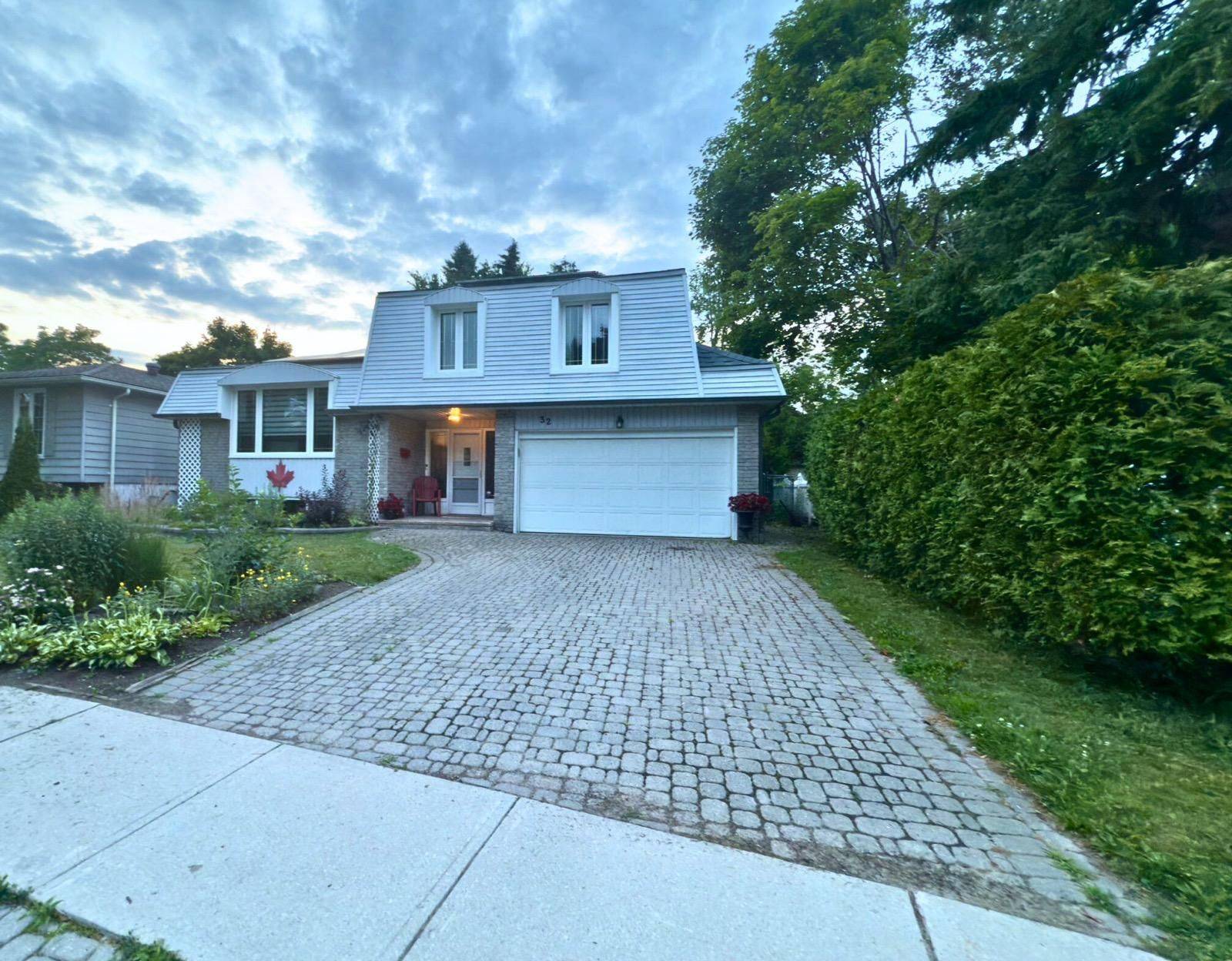 Barrie, ON L4M 5G3,32 Indian Arrow RD