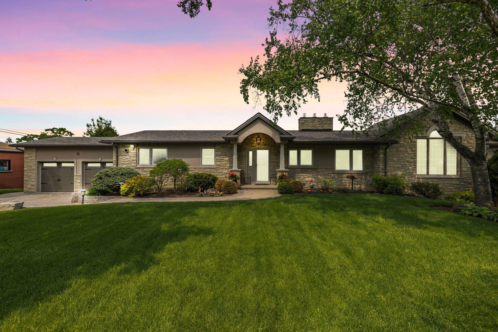 42 Valleyview RD, Brampton, ON L6Z 4P9