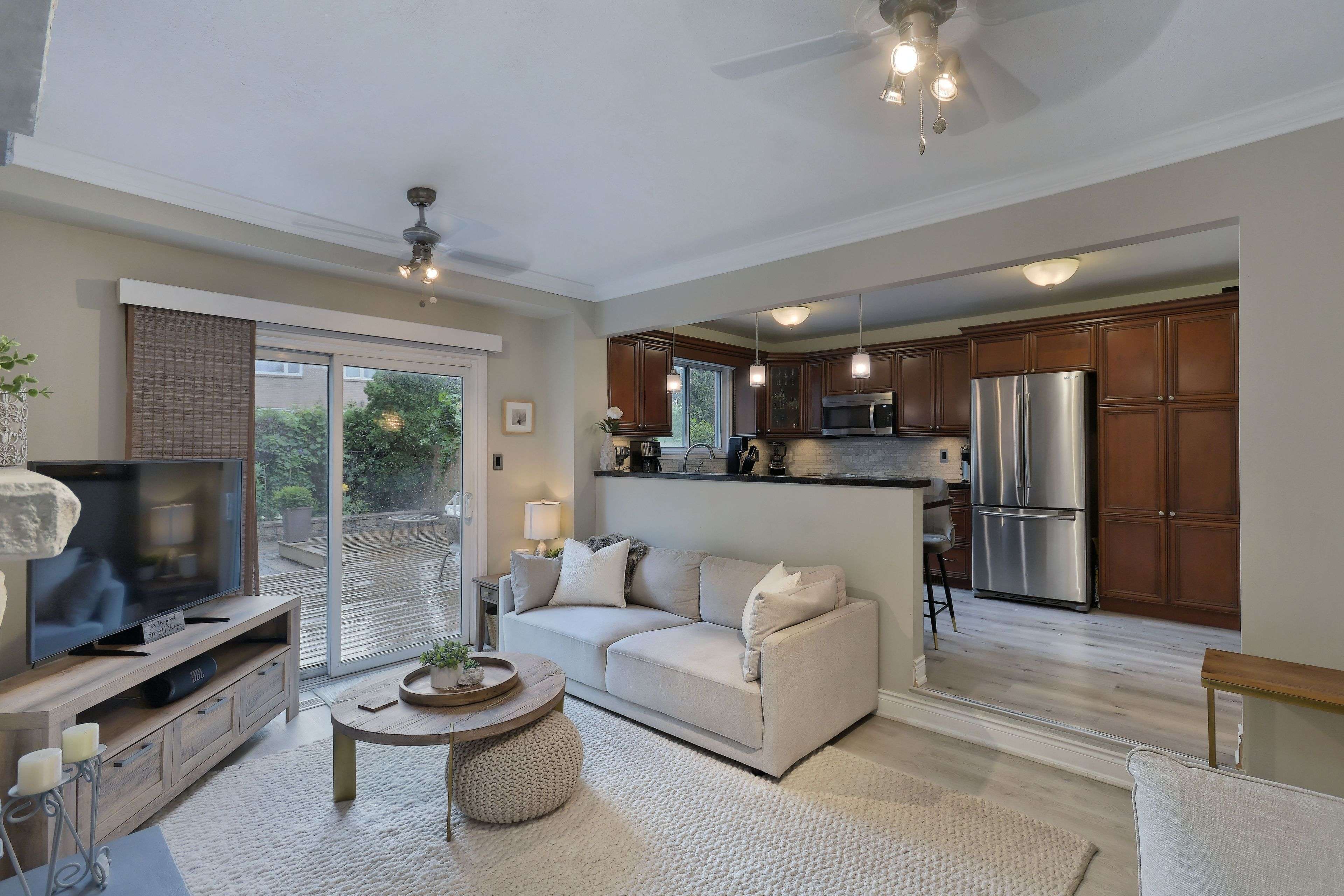 Mississauga, ON L4W 3T3,4320 Shelby CRES