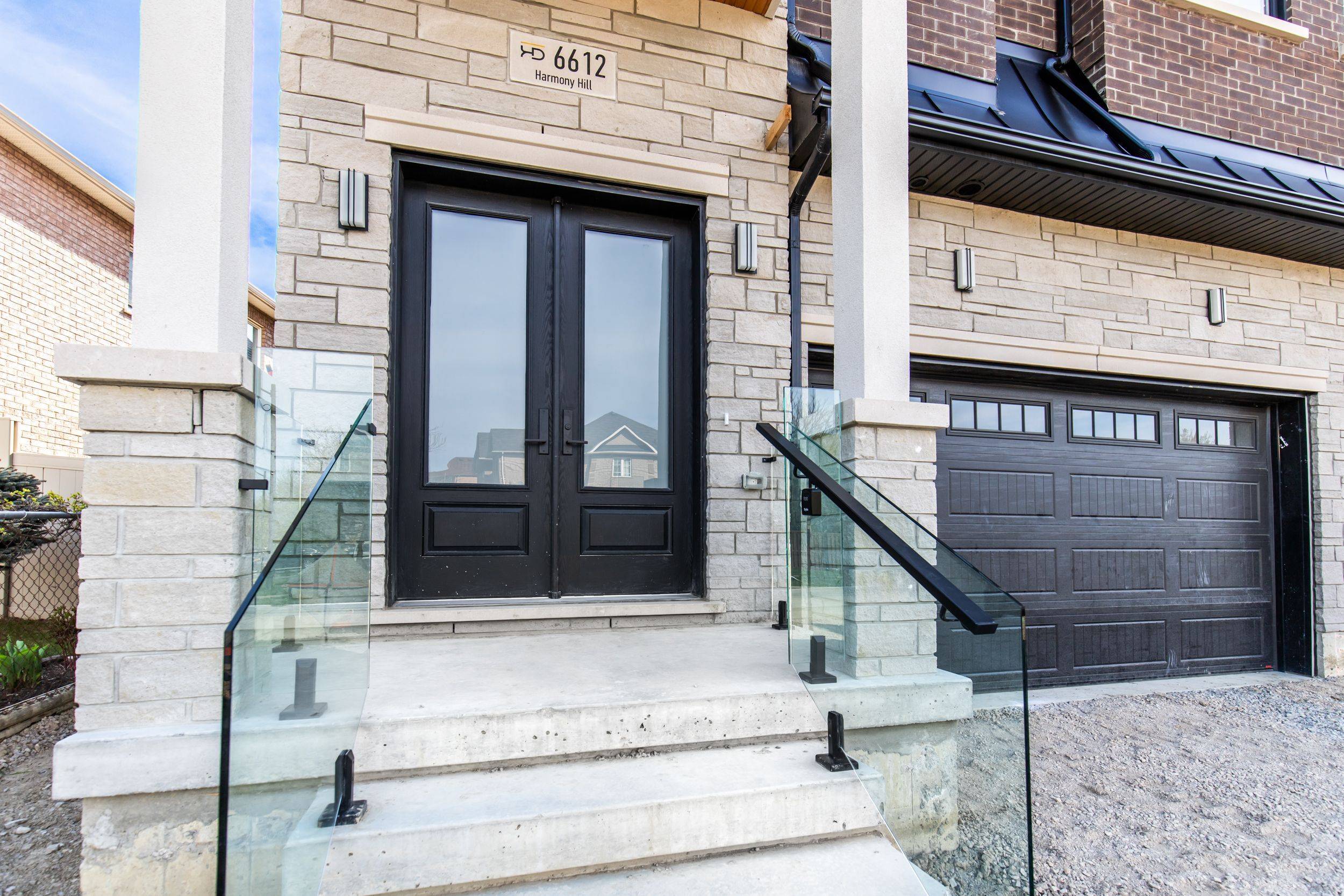 Mississauga, ON L5W 1S5,6612 Harmony HL