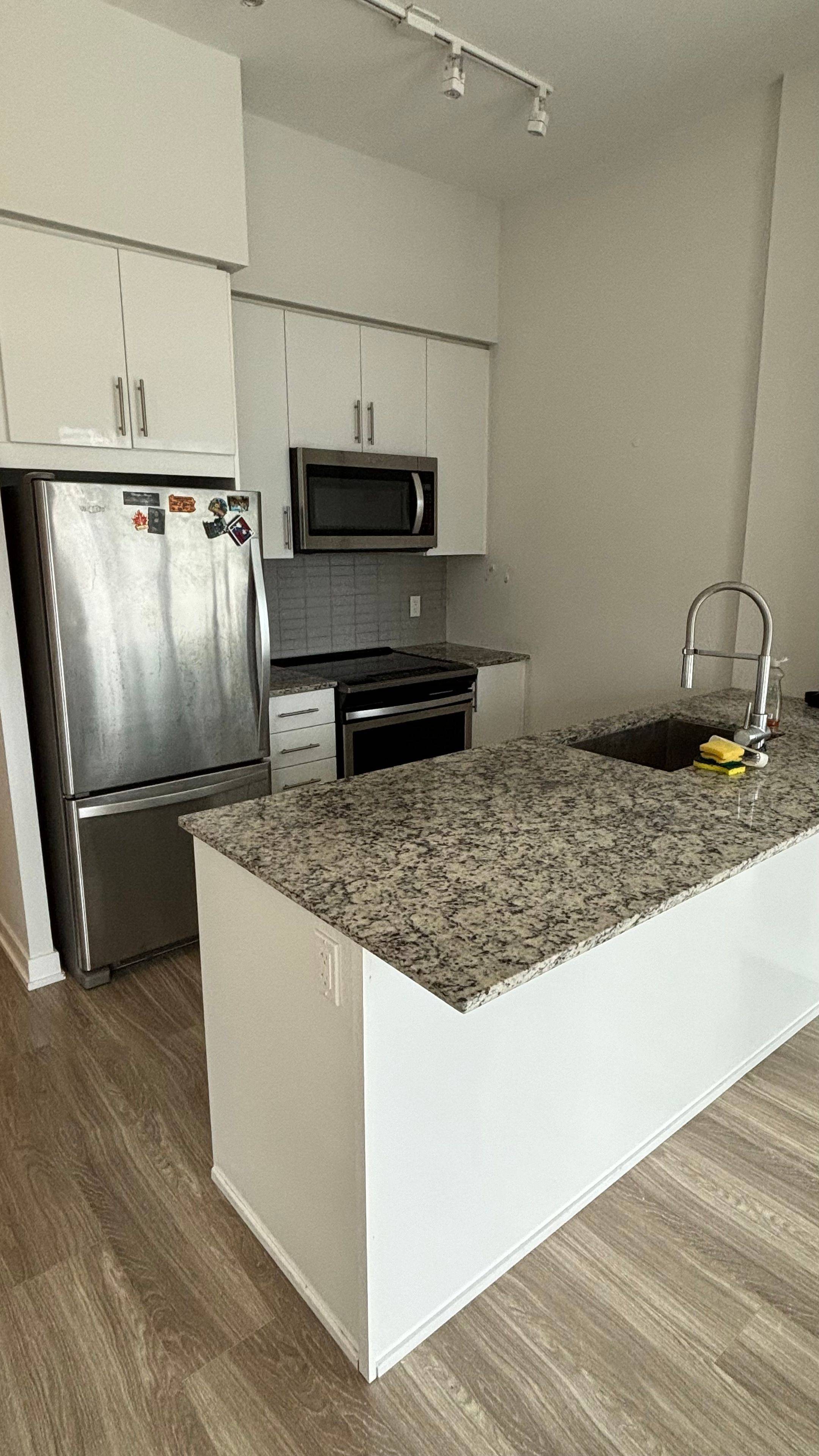 Mississauga, ON L5B 0K8,4055 Parkside Village DR #511
