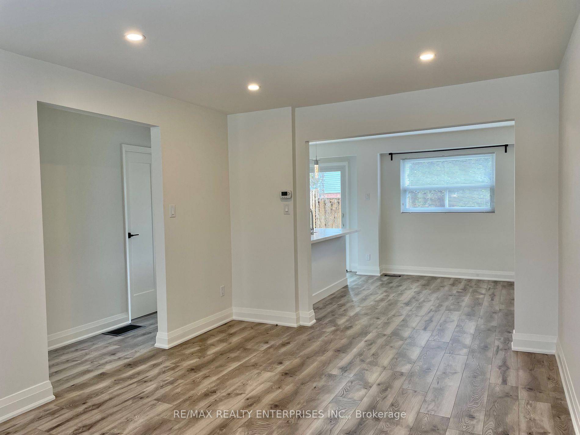 Mississauga, ON L5H 3V2,1055 Shawnmarr RD #17