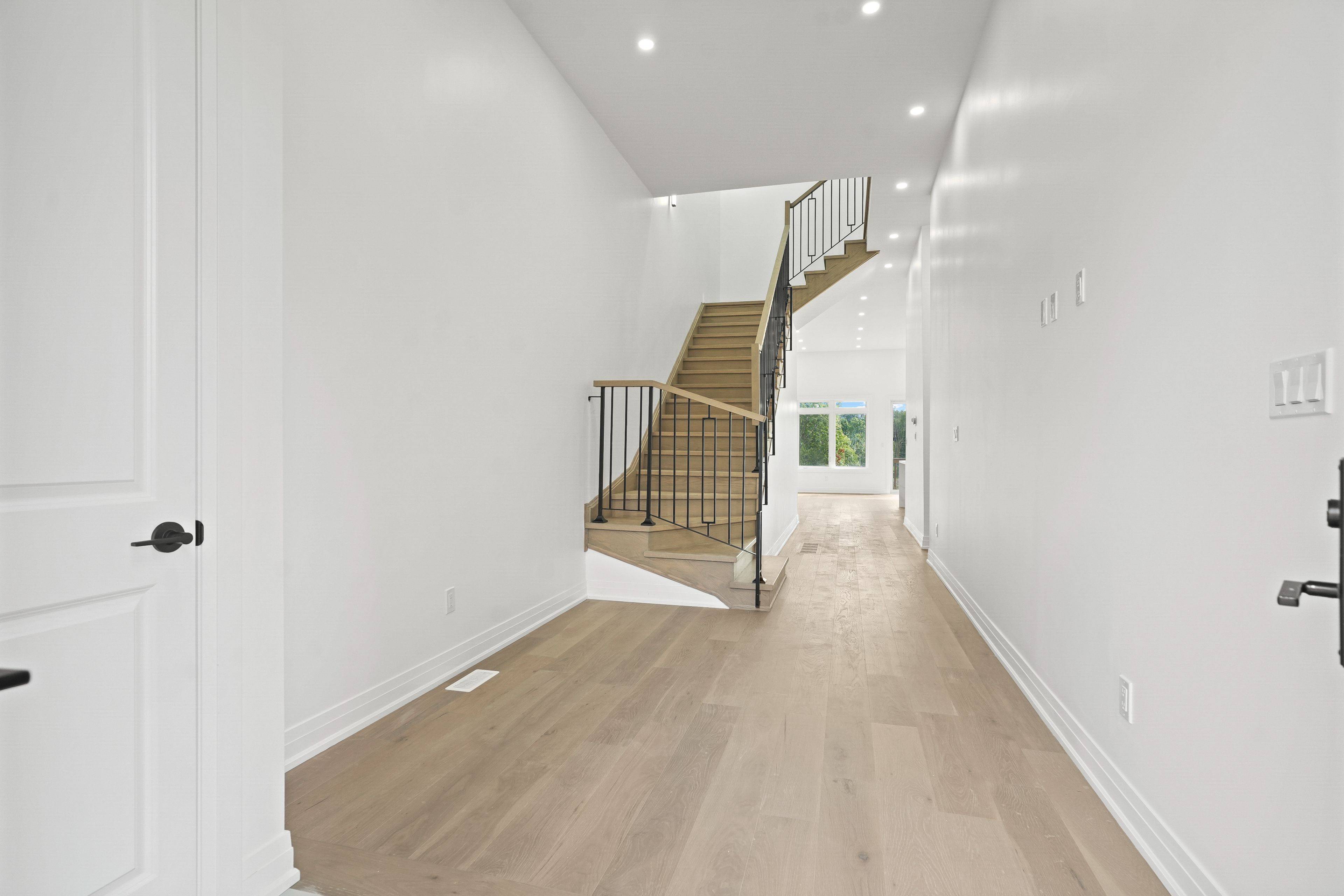 Mississauga, ON L5W 1S5,6618 Harmony HL
