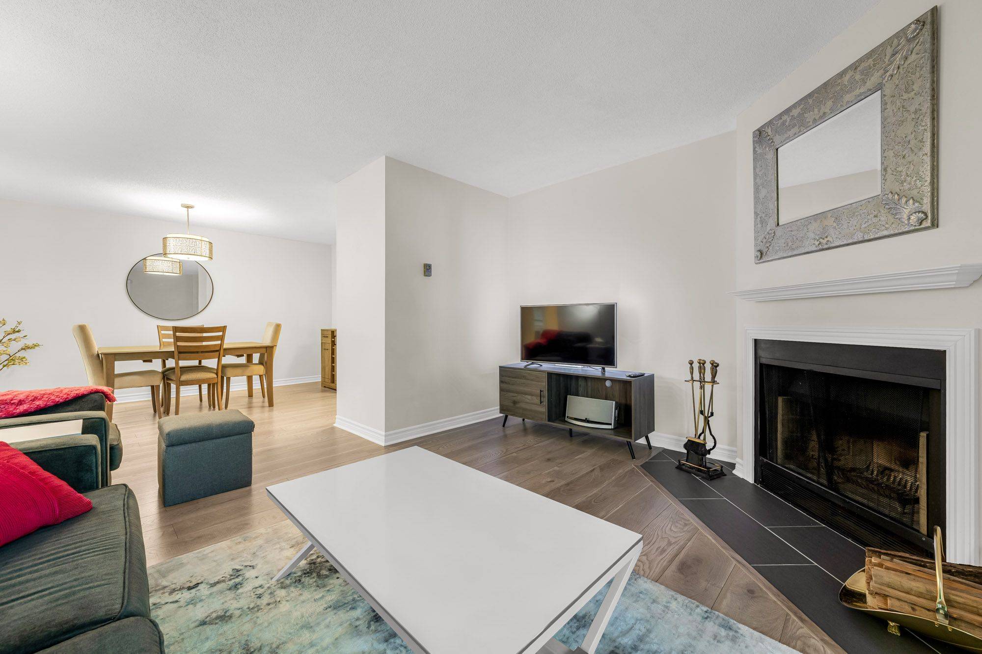 Oakville, ON L6M 3H1,1508 Pilgrims WAY #824