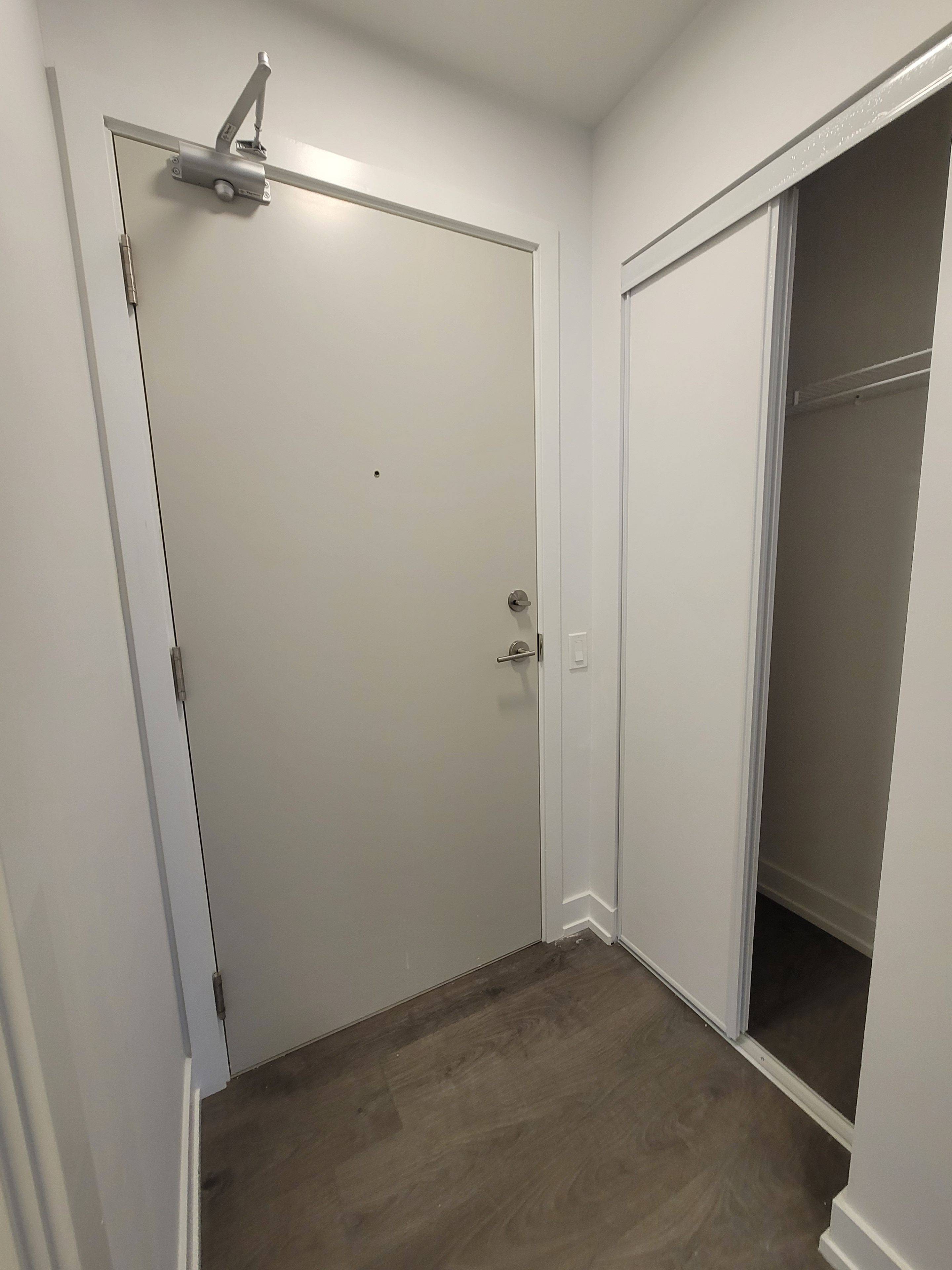 Brampton, ON L7A 4S6,215 Veterans DR #1008S