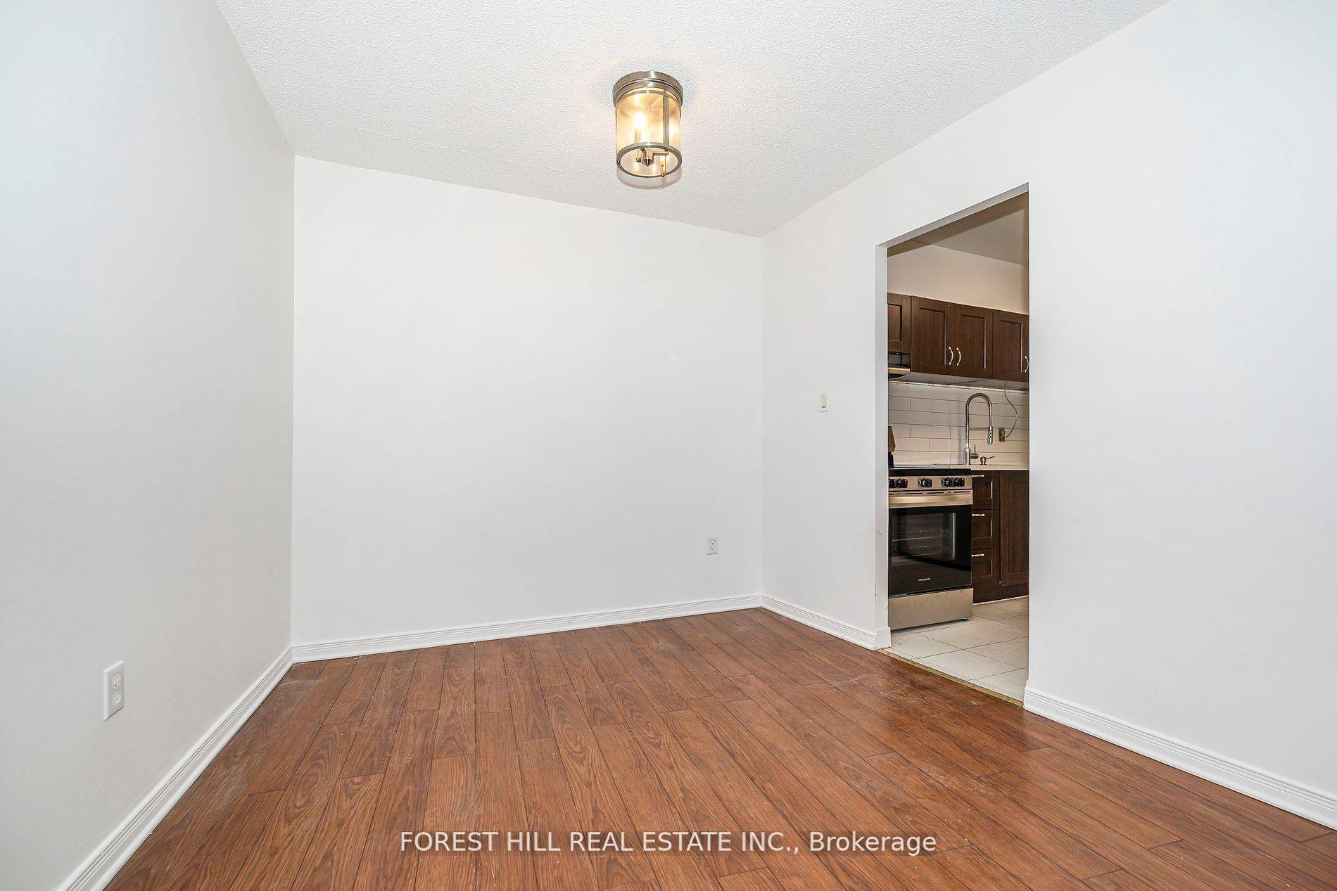 Toronto W09, ON M9R 1S9,330 Dixon RD #207
