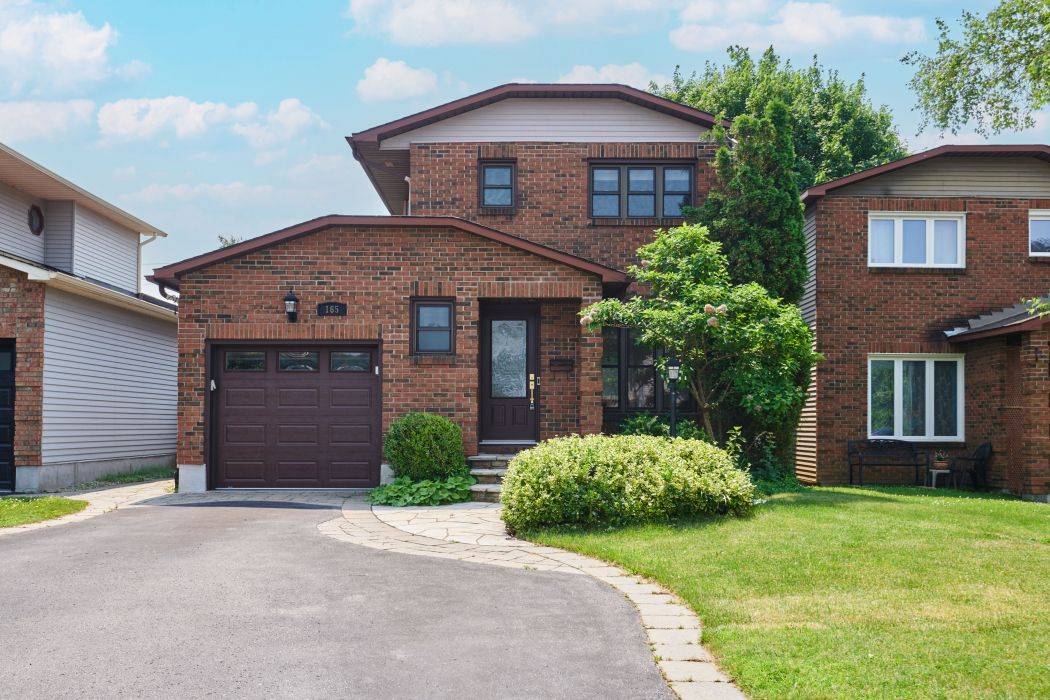 165 PHEASANT RUN DR, Barrhaven, ON K2J 2R1