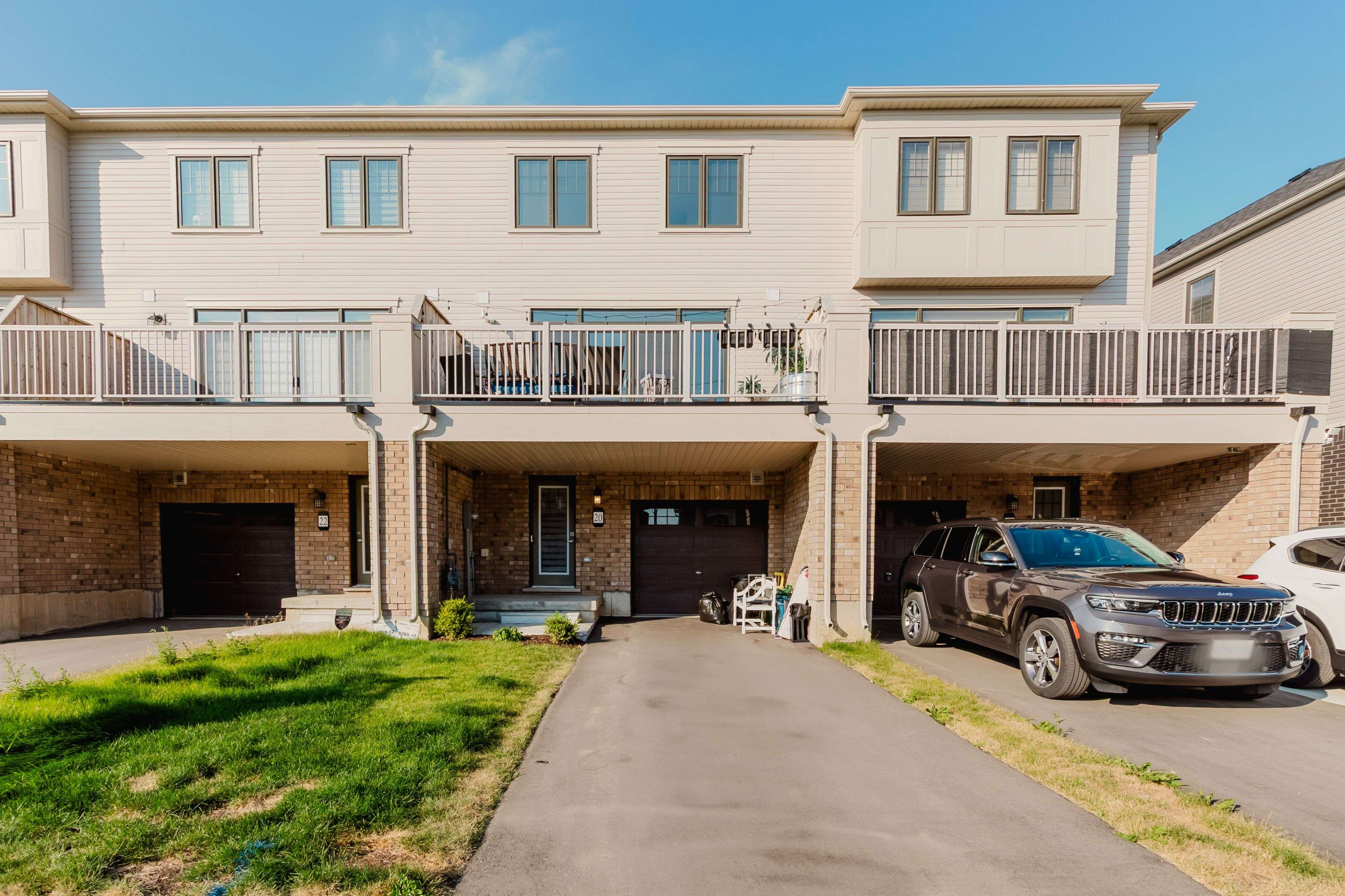 20 Bee CRES, Brantford, ON N3T 0V7