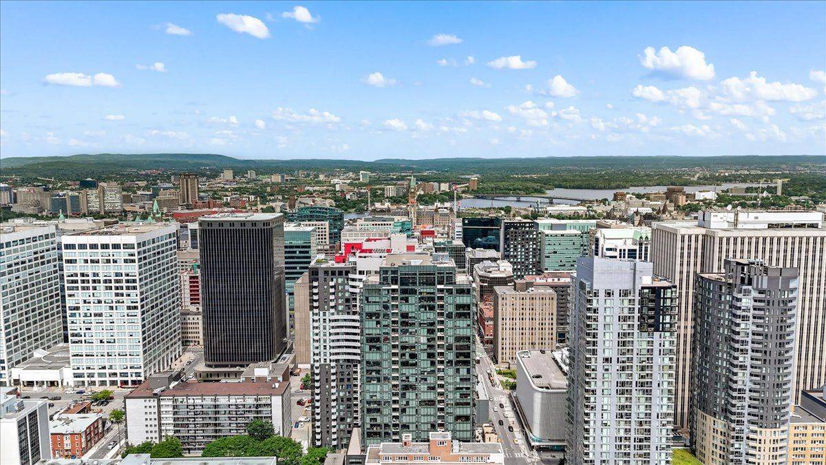 Ottawa Centre, ON K2P 1P5,180 Metcalfe ST #2806