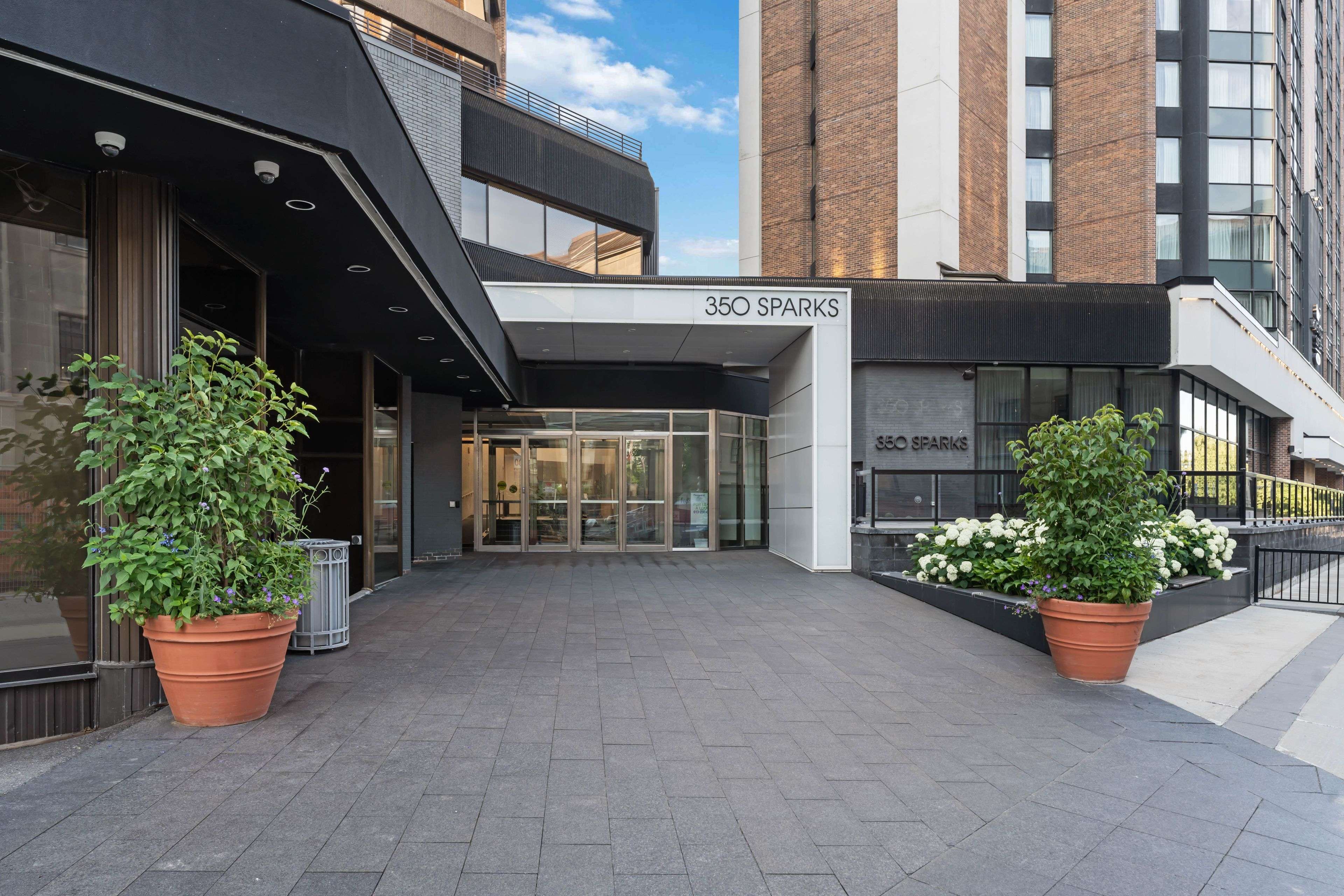 350 Sparks ST #707, Ottawa Centre, ON K1R 7S8