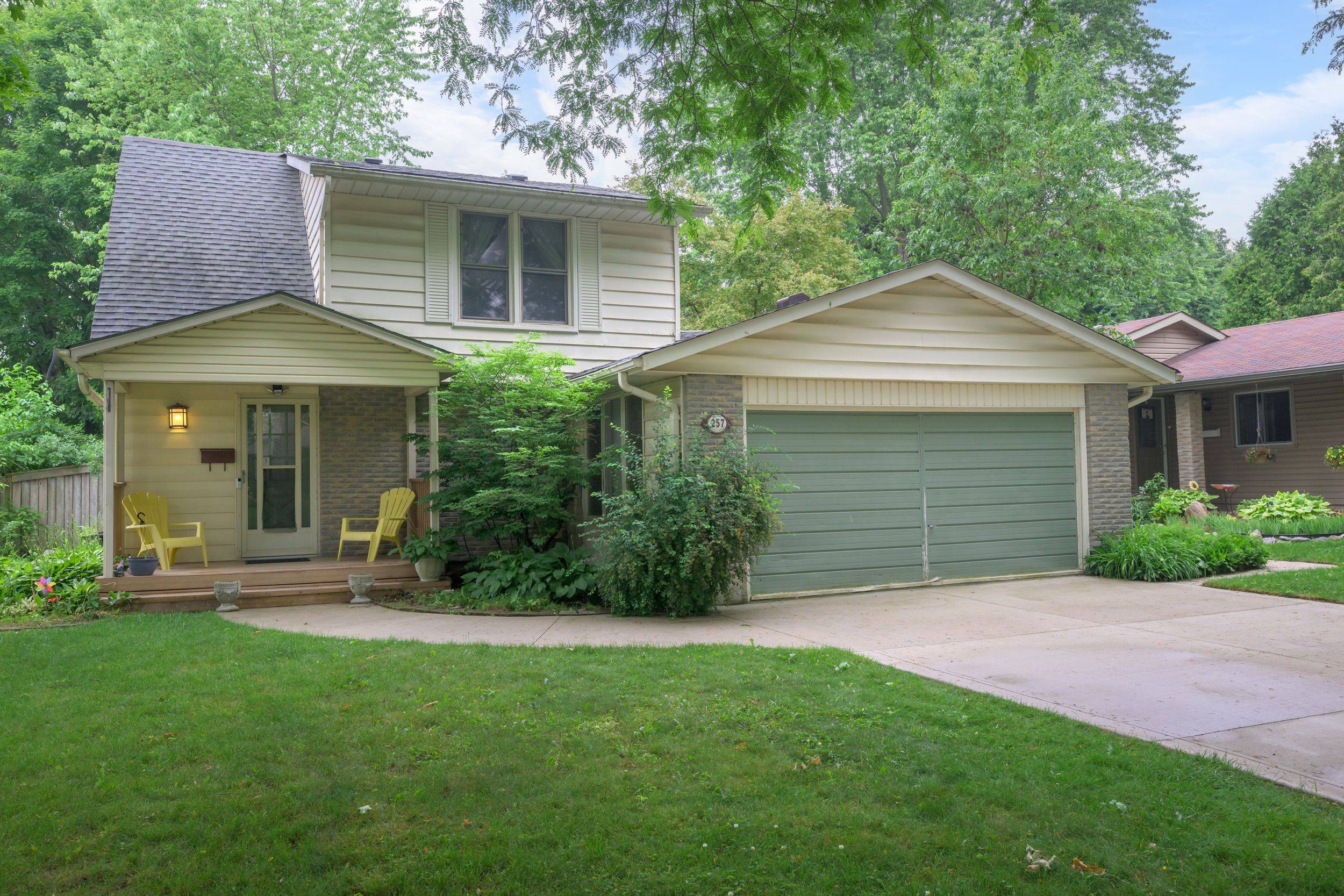 London North, ON N6G 2T6,257 Edgehill CRES
