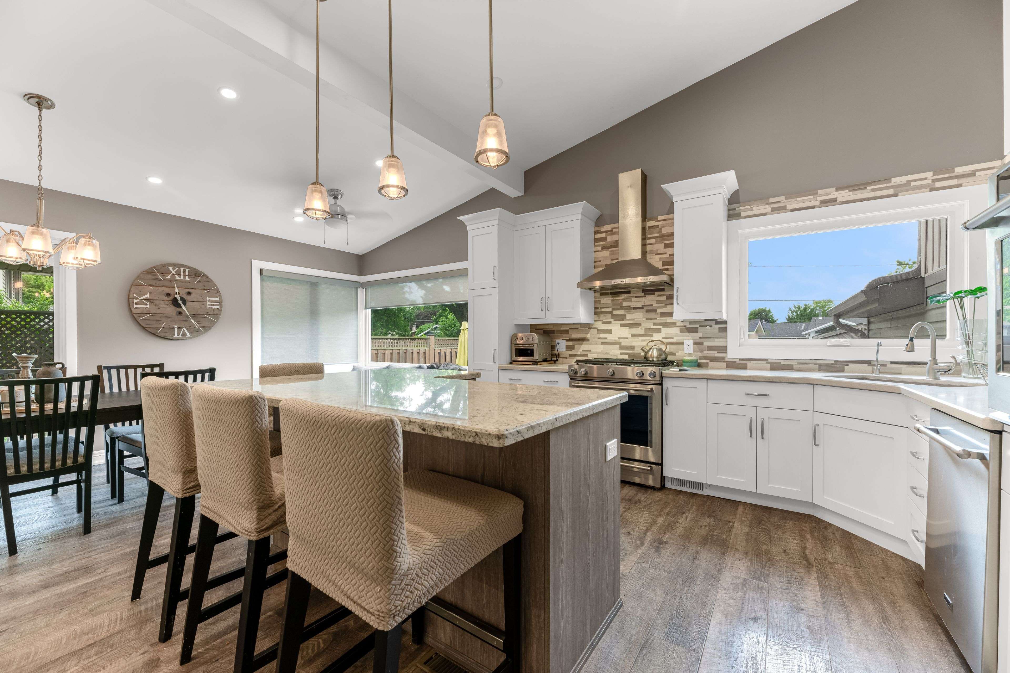 St. Catharines, ON L2T 1Y4,11 Erinbrook CRES