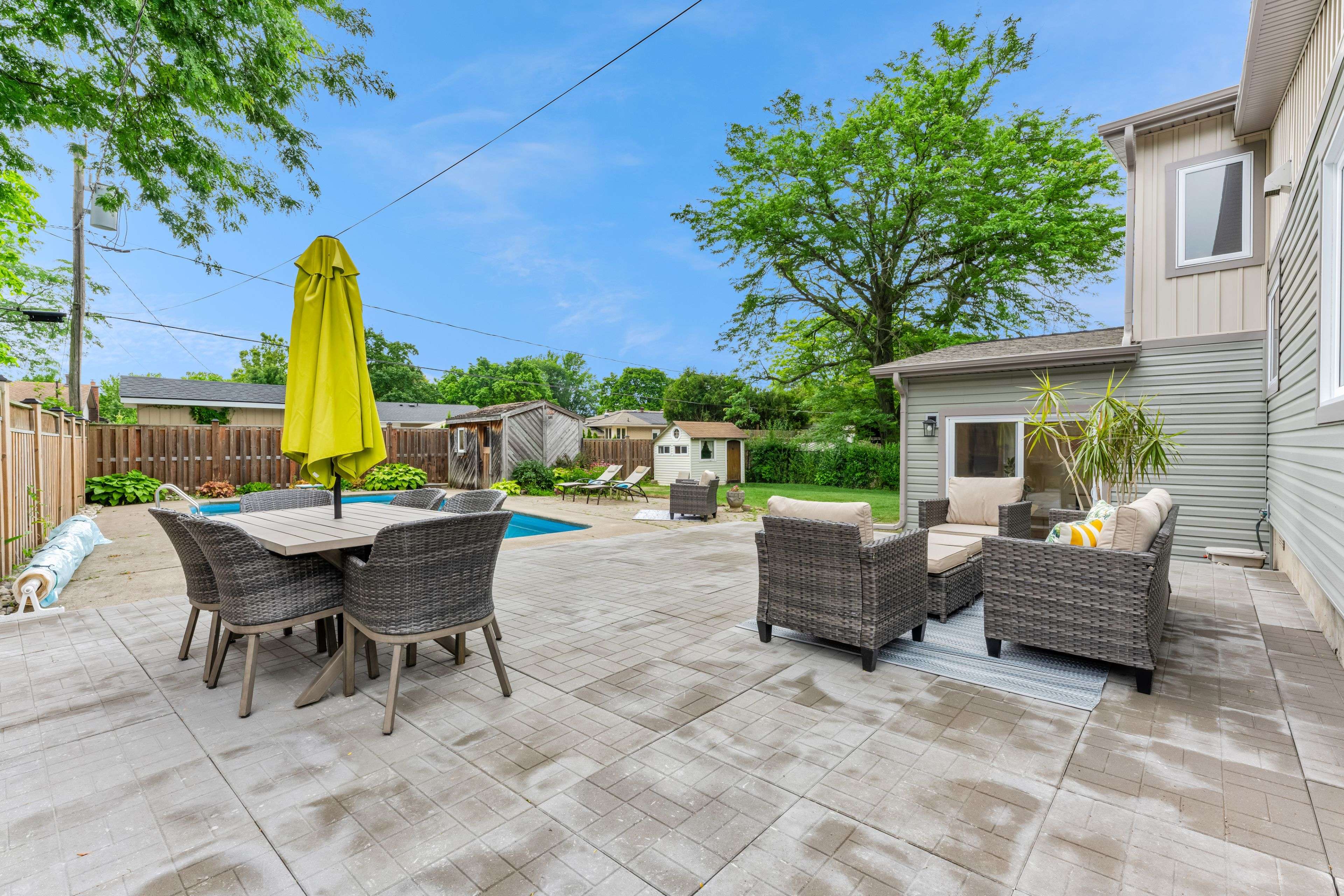 St. Catharines, ON L2T 1Y4,11 Erinbrook CRES