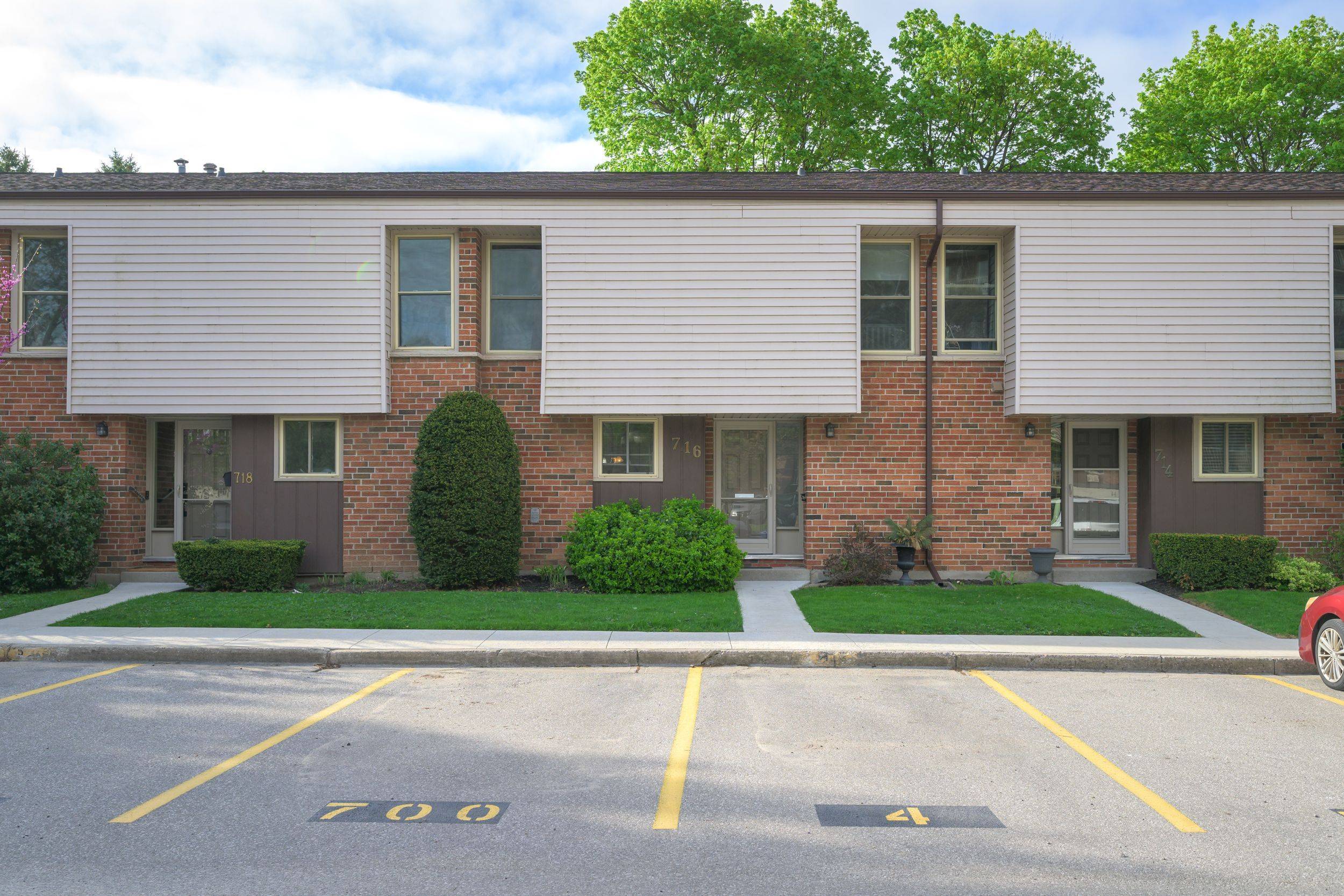 716 Fanshawe Park RD E, London North, ON N5X 2B9