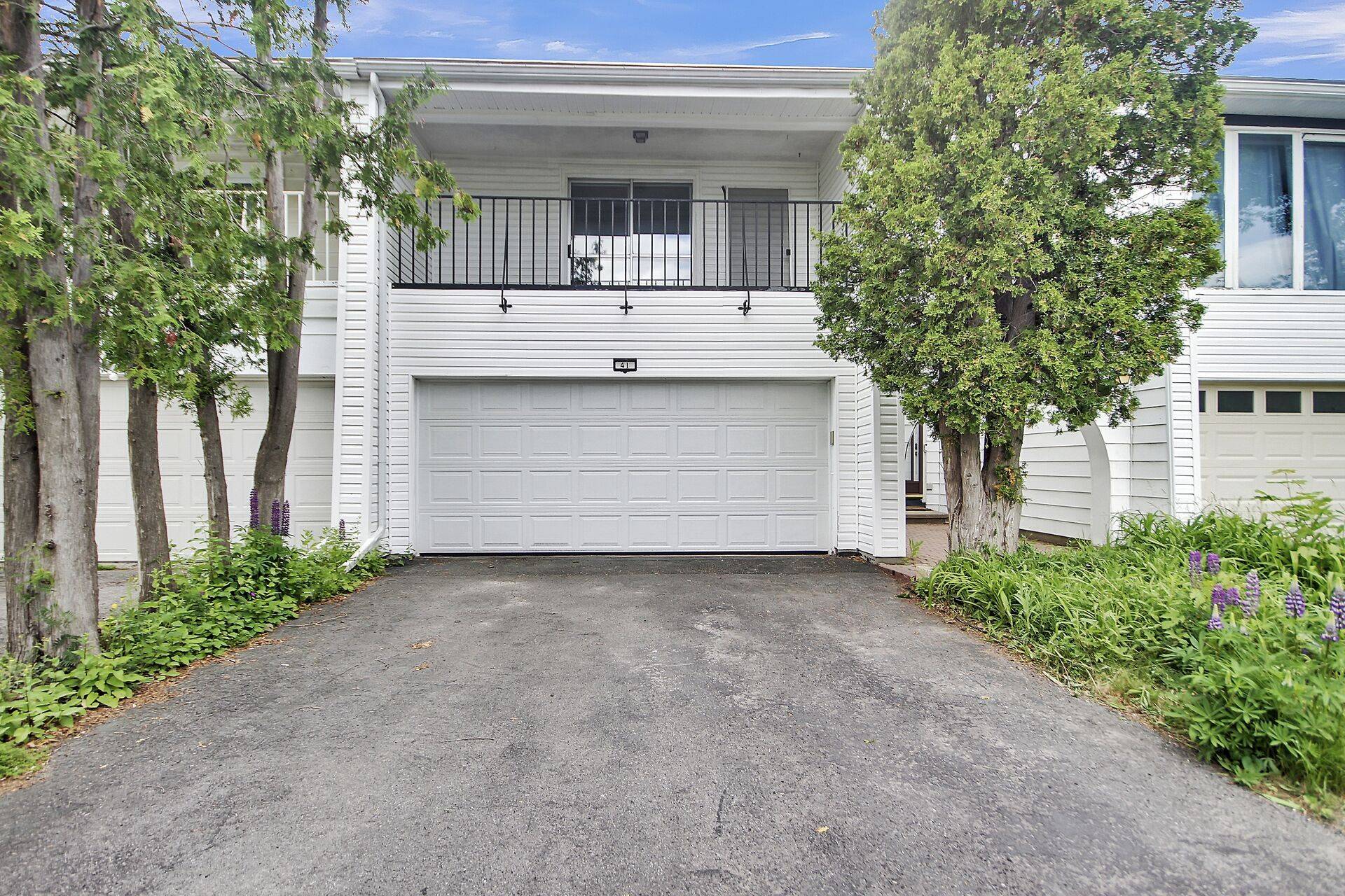 41 Grady CRES, South Of Baseline To Knoxdale, ON K2H 5S2