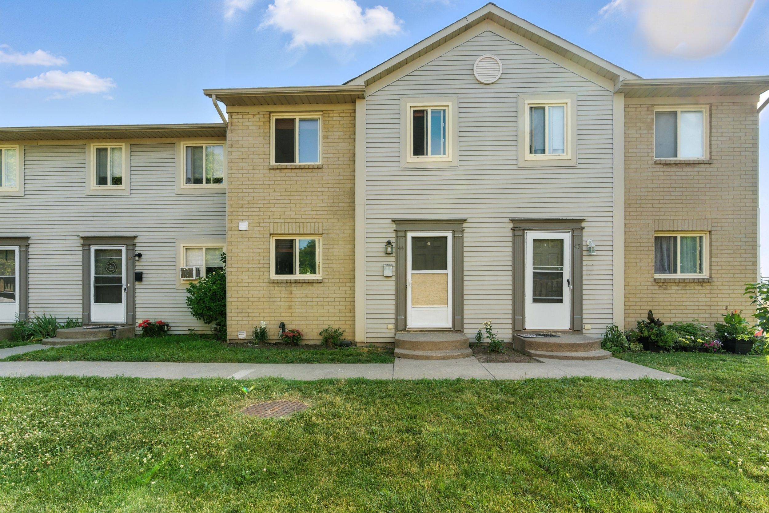St. Catharines, ON L2M 7T7,65 Dorchester BLVD #44