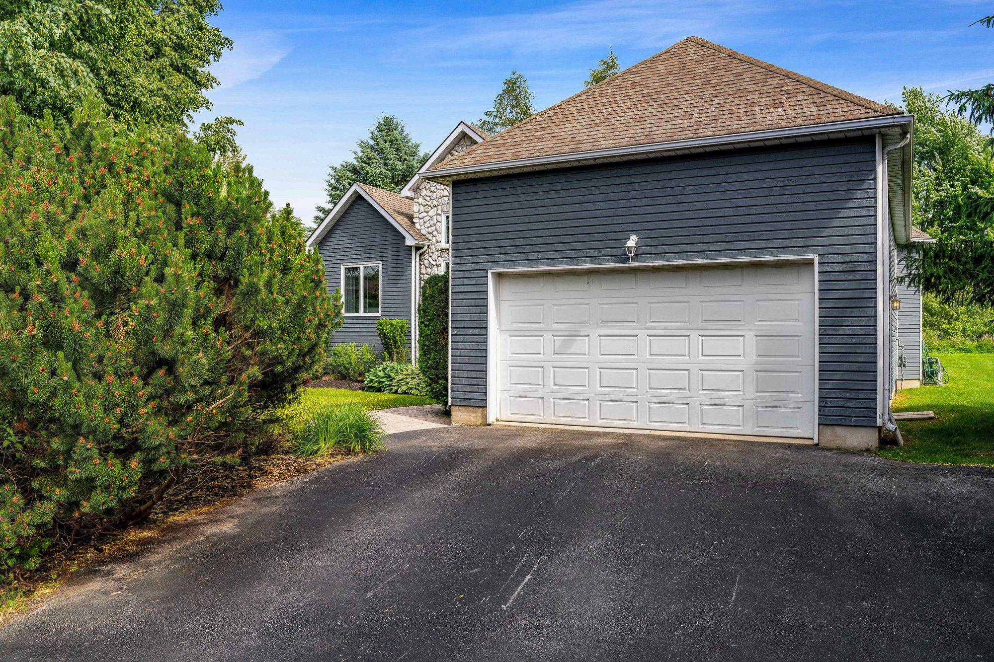 Blue Mountains, ON L9Y 0K7,140 AUGUSTA CRES