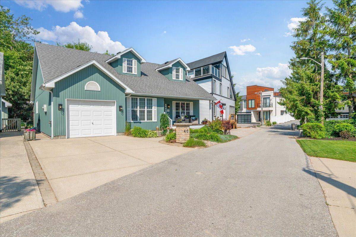 Lambton Shores, ON N0M 1T0,40 Lakeside CIR